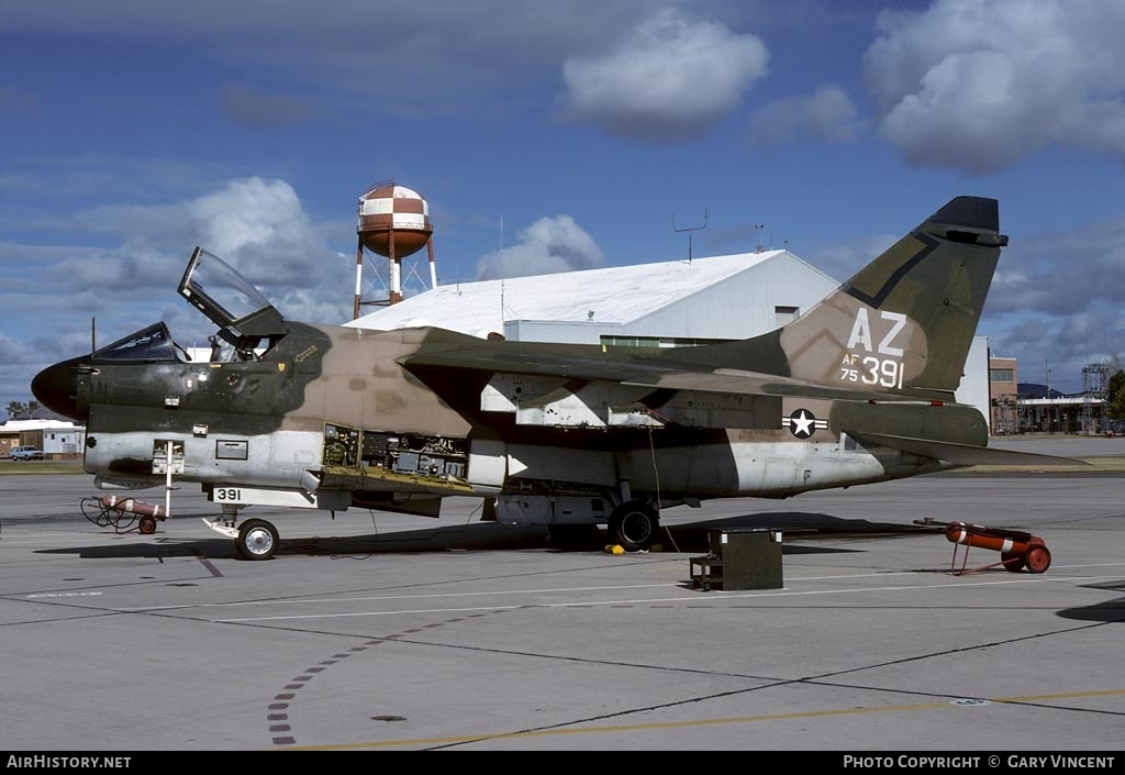 Aircraft Photo of 75-0391 / AF75-391 | Vought A-7D Corsair II | USA - Air Force | AirHistory.net #393038