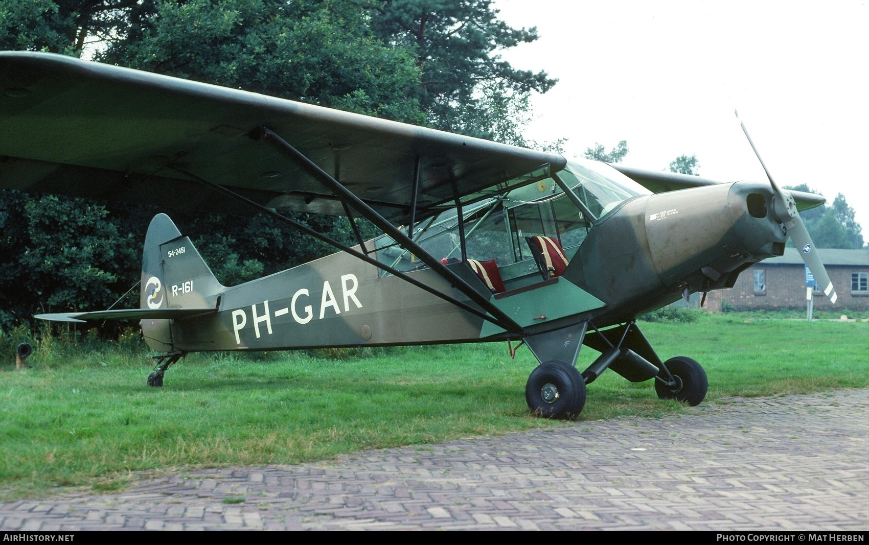 Aircraft Photo of PH-GAR / R-161 | Piper L-21B Super Cub | Stichting Vliegsport Gilze-Rijen | Netherlands - Air Force | AirHistory.net #393298