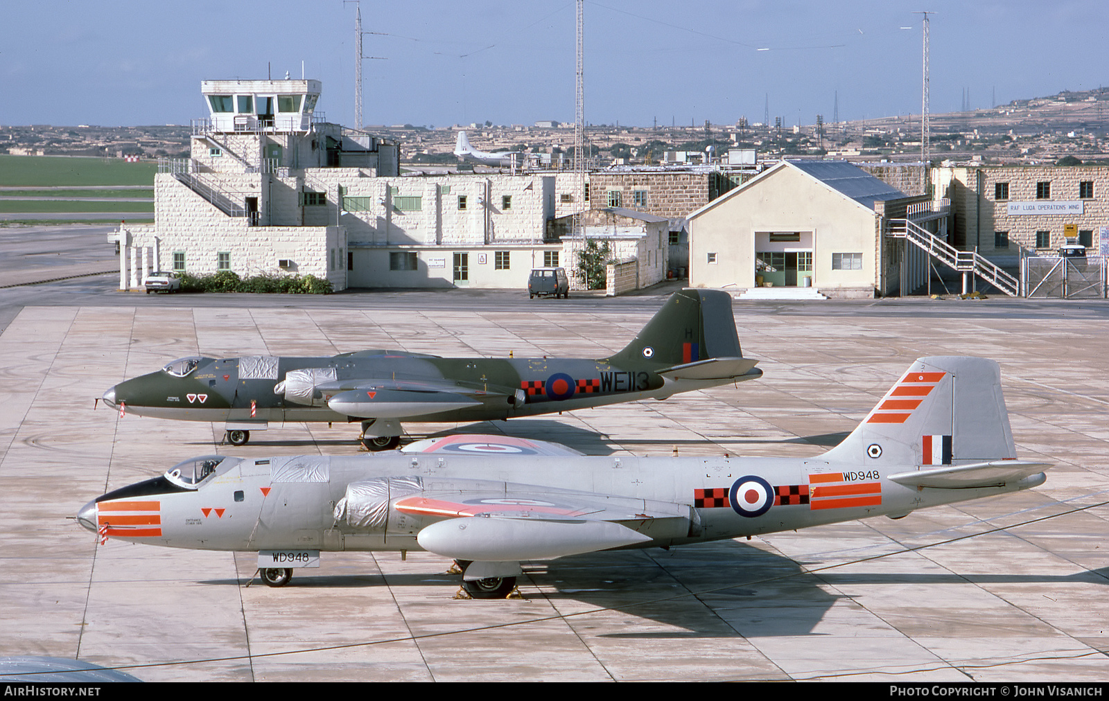 Aircraft Photo of WD948 | English Electric Canberra B2 | UK - Air Force | AirHistory.net #393351