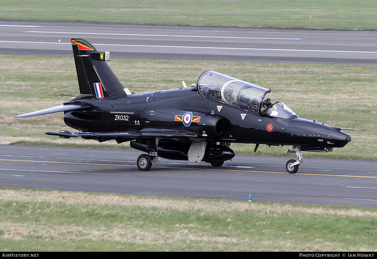 Aircraft Photo of ZK032 | BAE Systems Hawk T.2 | UK - Air Force | AirHistory.net #393456