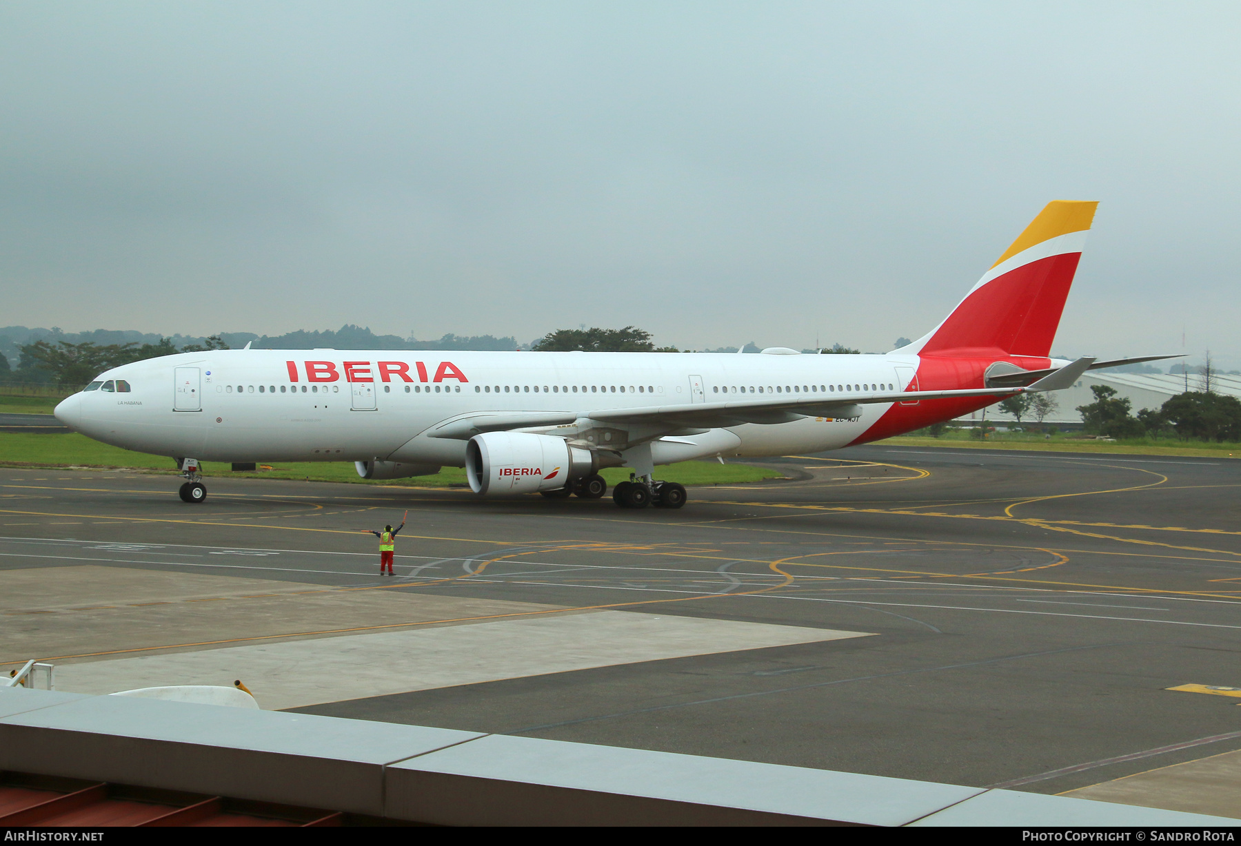 Aircraft Photo of EC-MJT | Airbus A330-202 | Iberia | AirHistory.net #393475