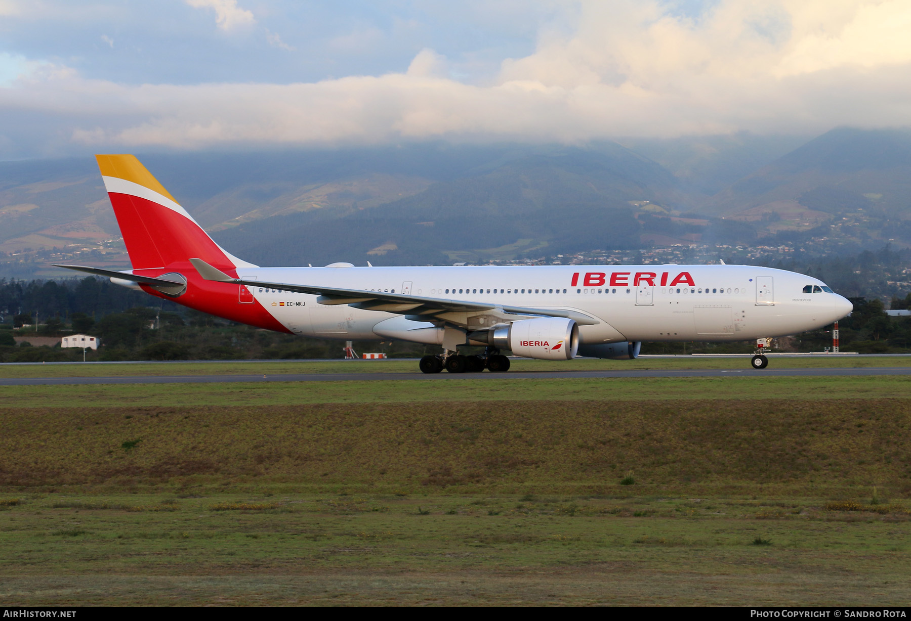 Aircraft Photo of EC-MKJ | Airbus A330-202 | Iberia | AirHistory.net #393483