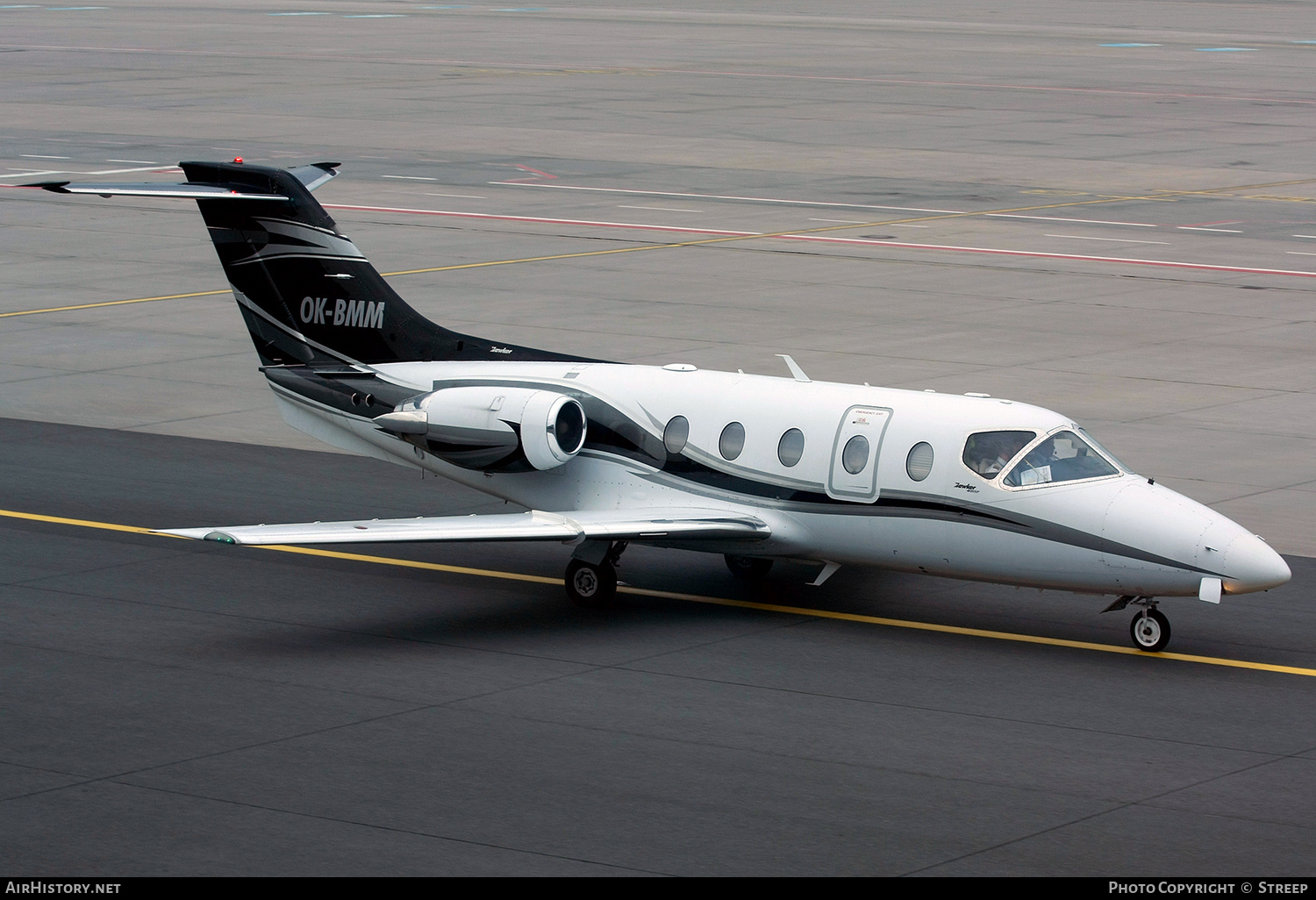 Aircraft Photo of OK-BMM | Raytheon Hawker 400XP | AirHistory.net #393492