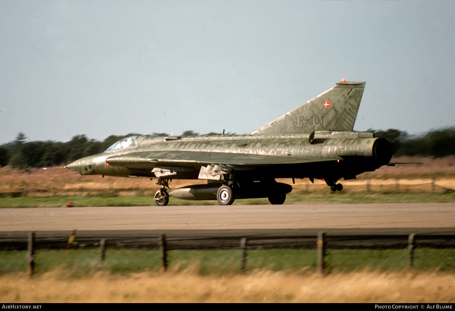 Aircraft Photo of AR-101 | Saab RF-35 Draken | Denmark - Air Force | AirHistory.net #393601