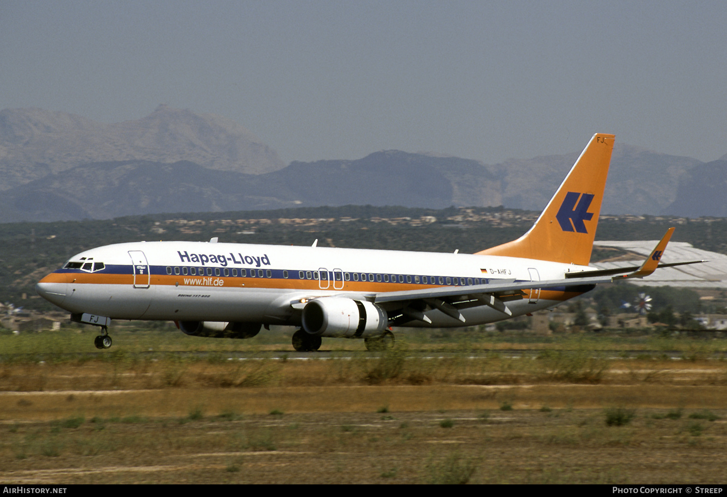 Aircraft Photo of D-AHFJ | Boeing 737-8K5 | Hapag-Lloyd | AirHistory.net #393610