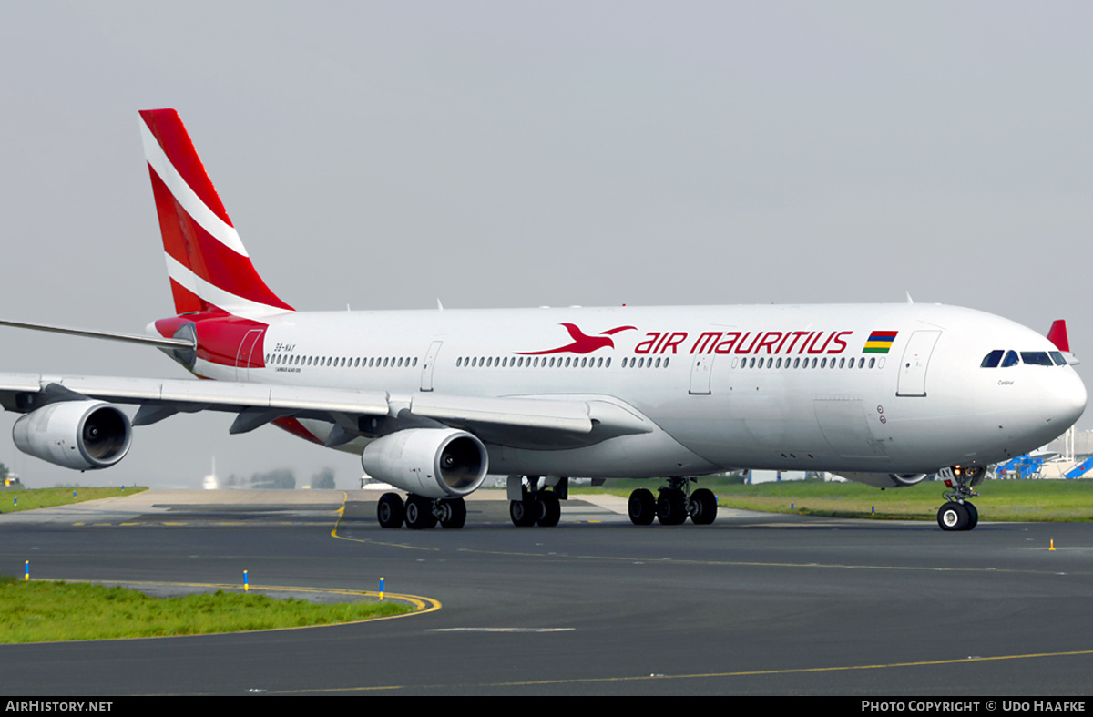 Aircraft Photo of 3B-NAY | Airbus A340-313 | Air Mauritius | AirHistory.net #393660
