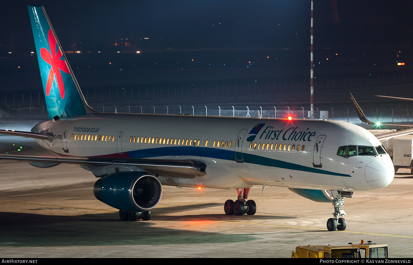 Aircraft Photo of G-OOBJ | Boeing 757-2B7 | First Choice Airways | AirHistory.net #393823