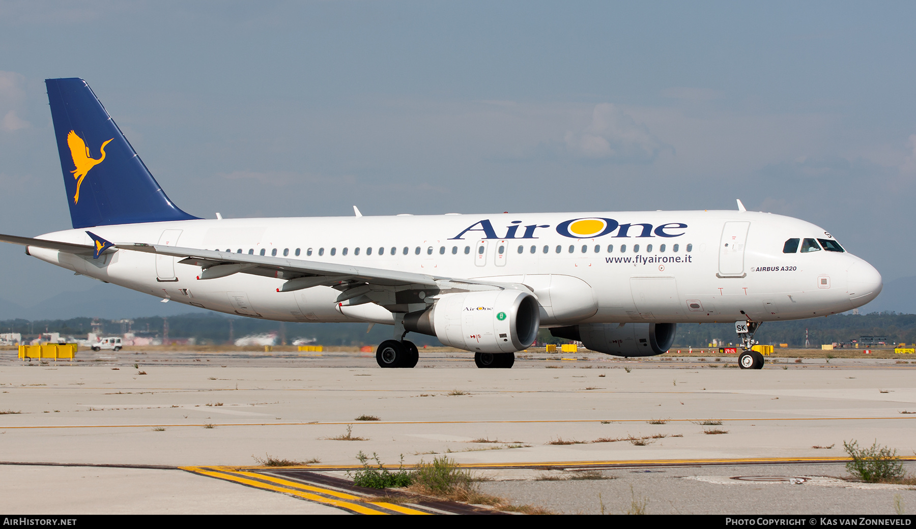 Aircraft Photo of EI-DSK | Airbus A320-216 | Air One | AirHistory.net #393929