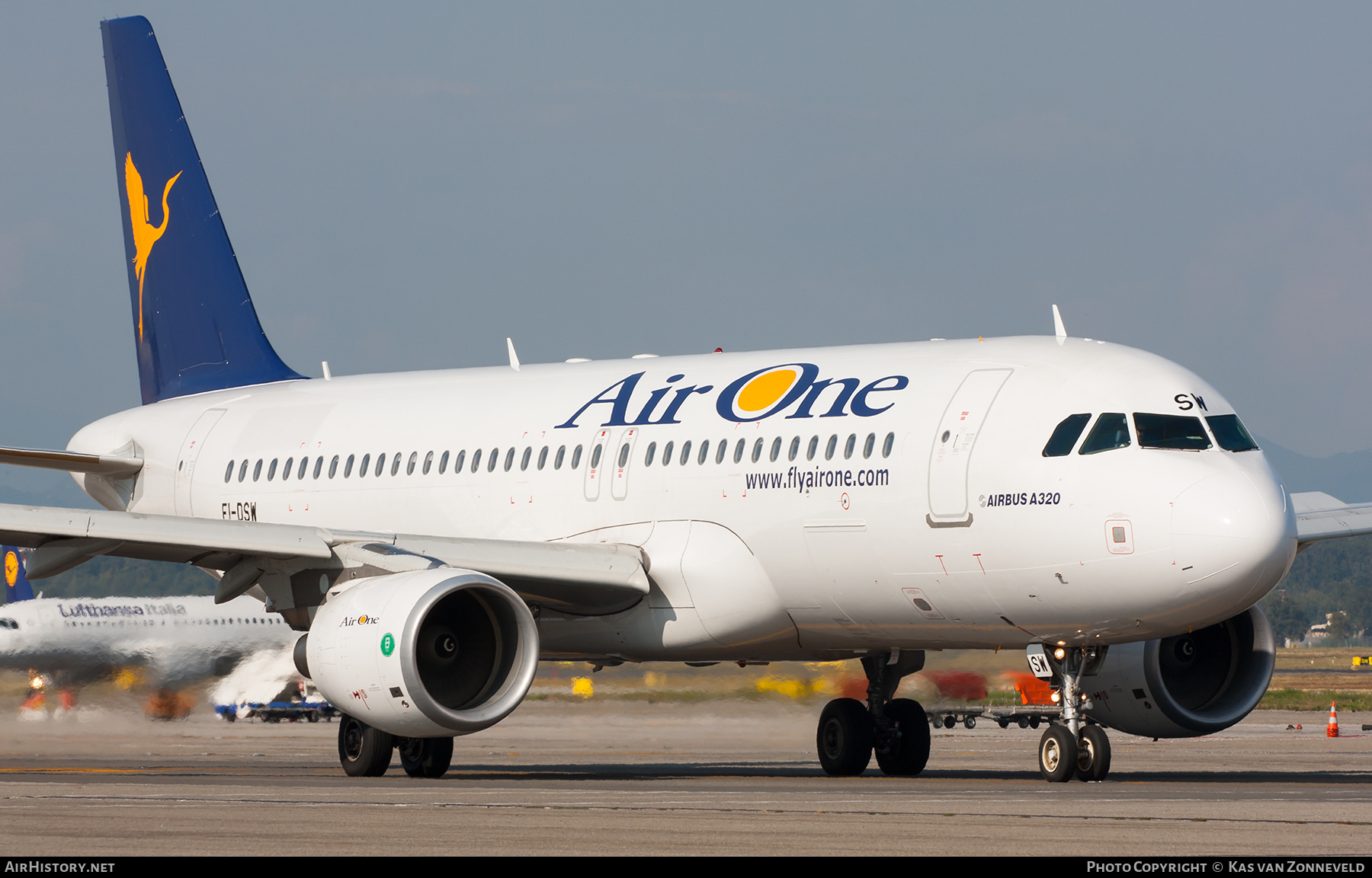 Aircraft Photo of EI-DSW | Airbus A320-216 | Air One | AirHistory.net #393939