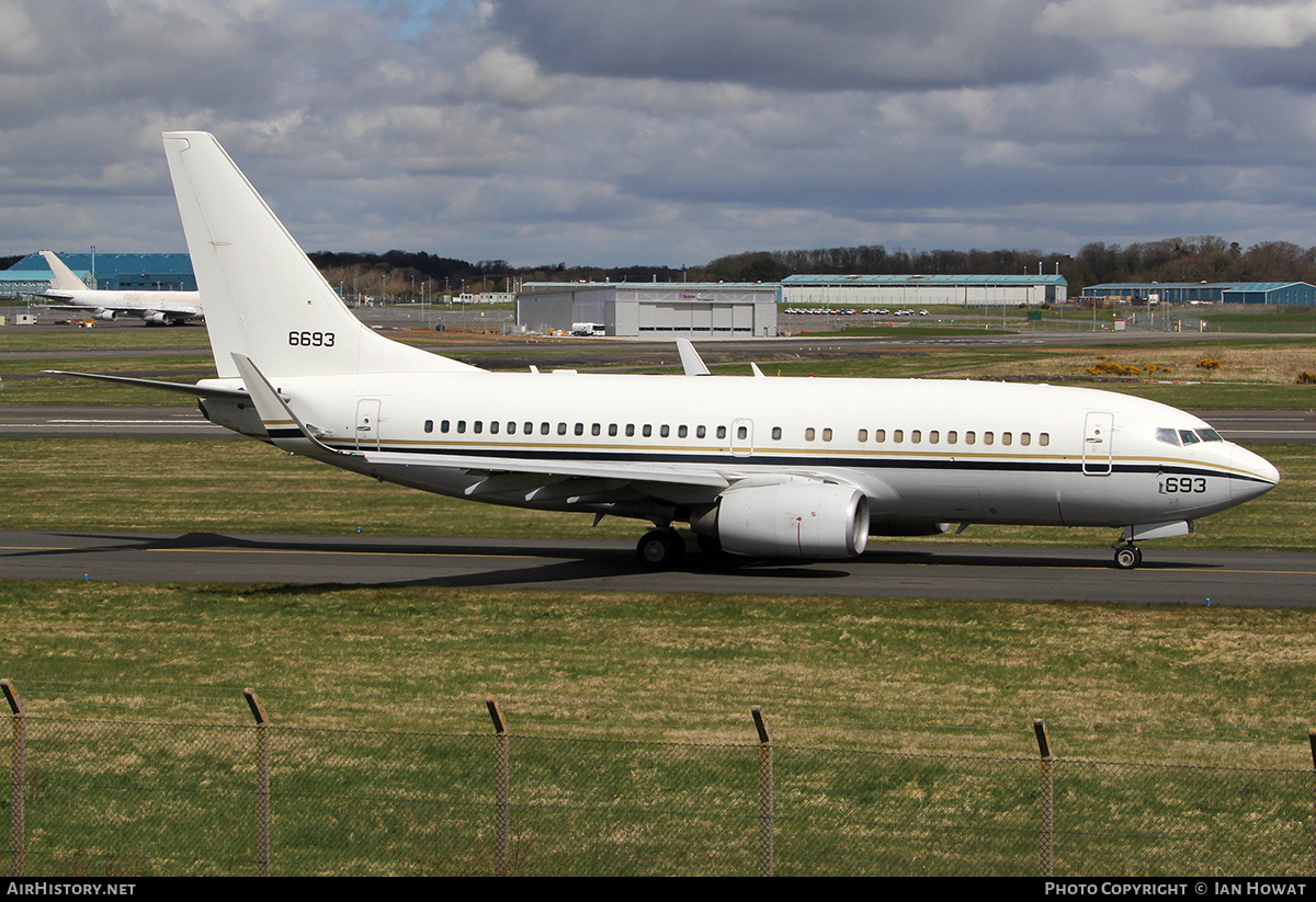 Aircraft Photo of 166693 / 6693 | Boeing C-40A Clipper | USA - Navy | AirHistory.net #393952