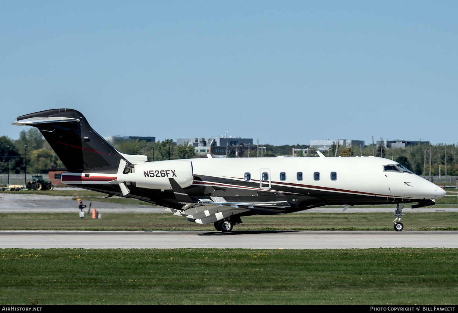 Aircraft Photo of N526FX | Bombardier Challenger 300 (BD-100-1A10) | AirHistory.net #394087