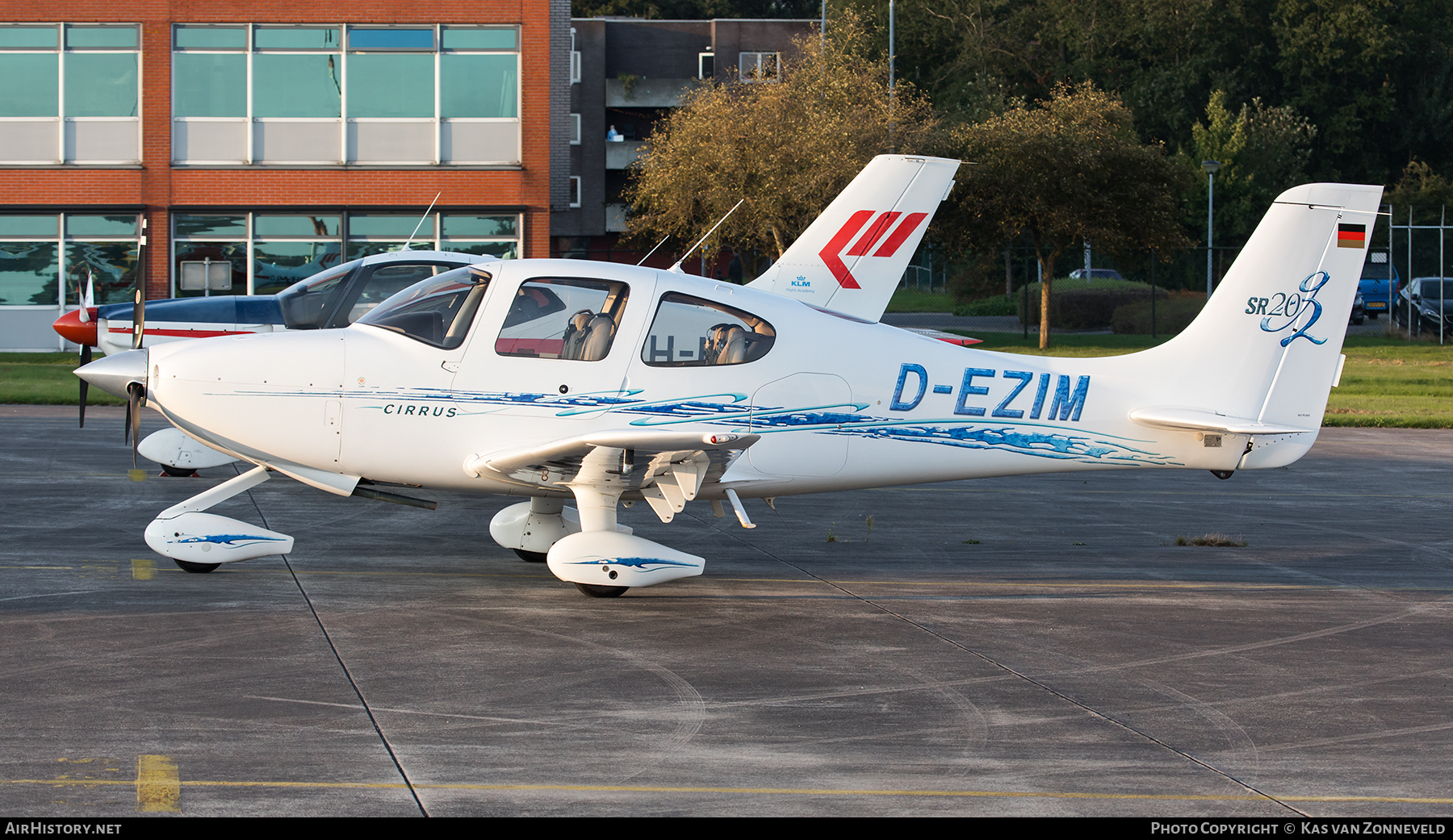 Aircraft Photo of D-EZIM | Cirrus SR-20 G2 | AirHistory.net #394127