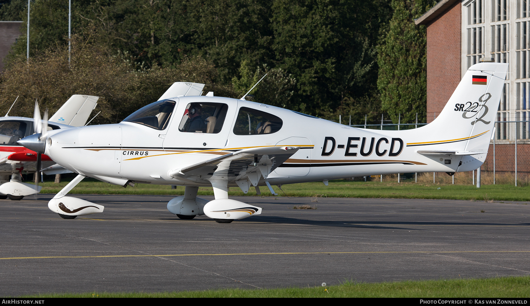 Aircraft Photo of D-EUCD | Cirrus SR-22 G2 | AirHistory.net #394129