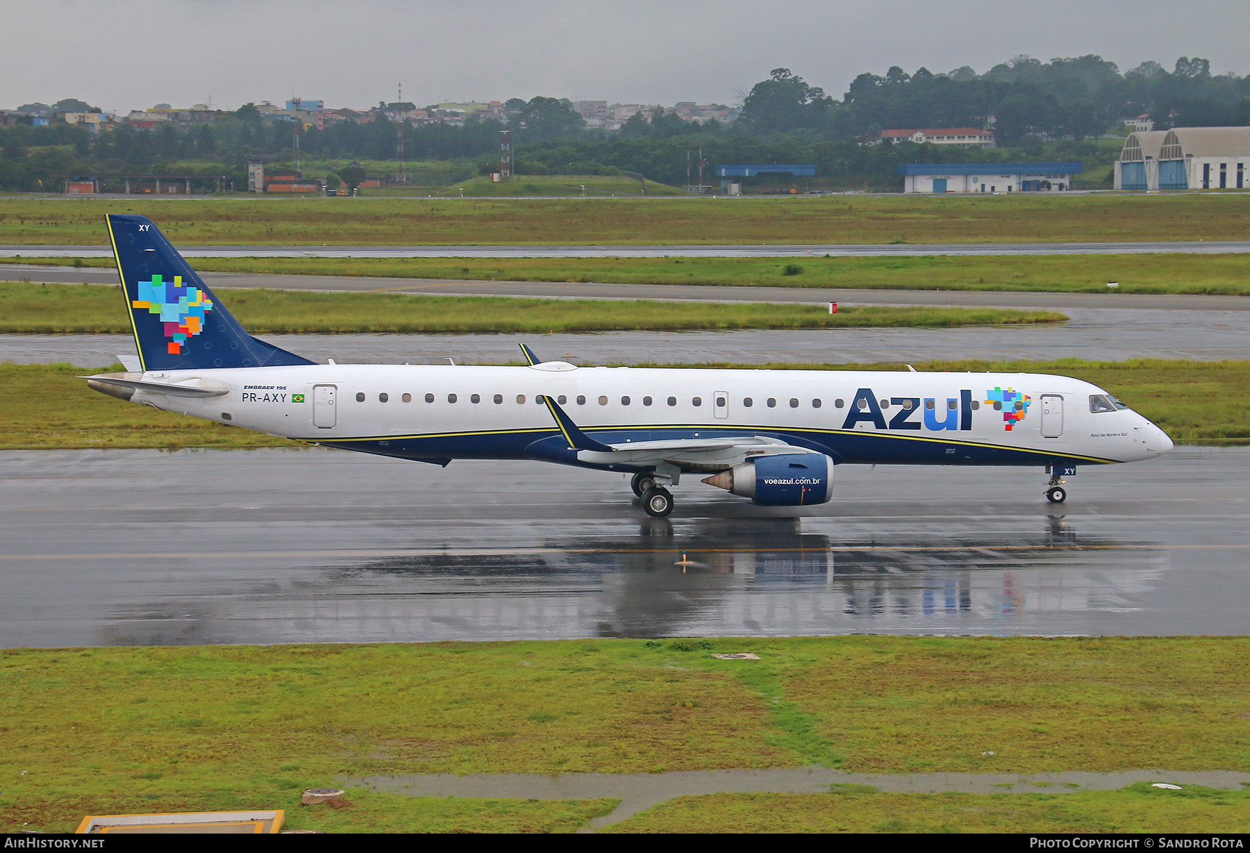 Aircraft Photo of PR-AXY | Embraer 195AR (ERJ-190-200IGW) | Azul Linhas Aéreas Brasileiras | AirHistory.net #394193