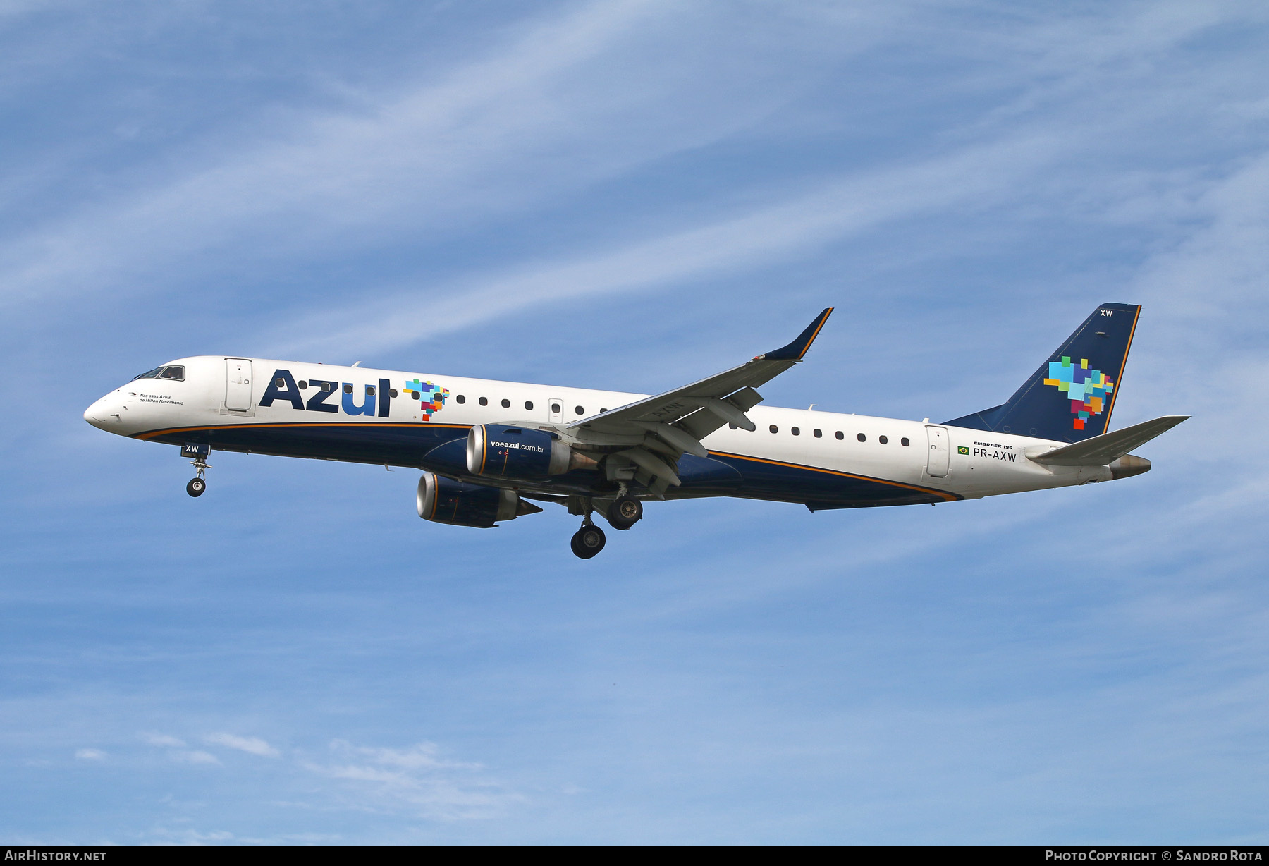 Aircraft Photo of PR-AXW | Embraer 195AR (ERJ-190-200IGW) | Azul Linhas Aéreas Brasileiras | AirHistory.net #394212