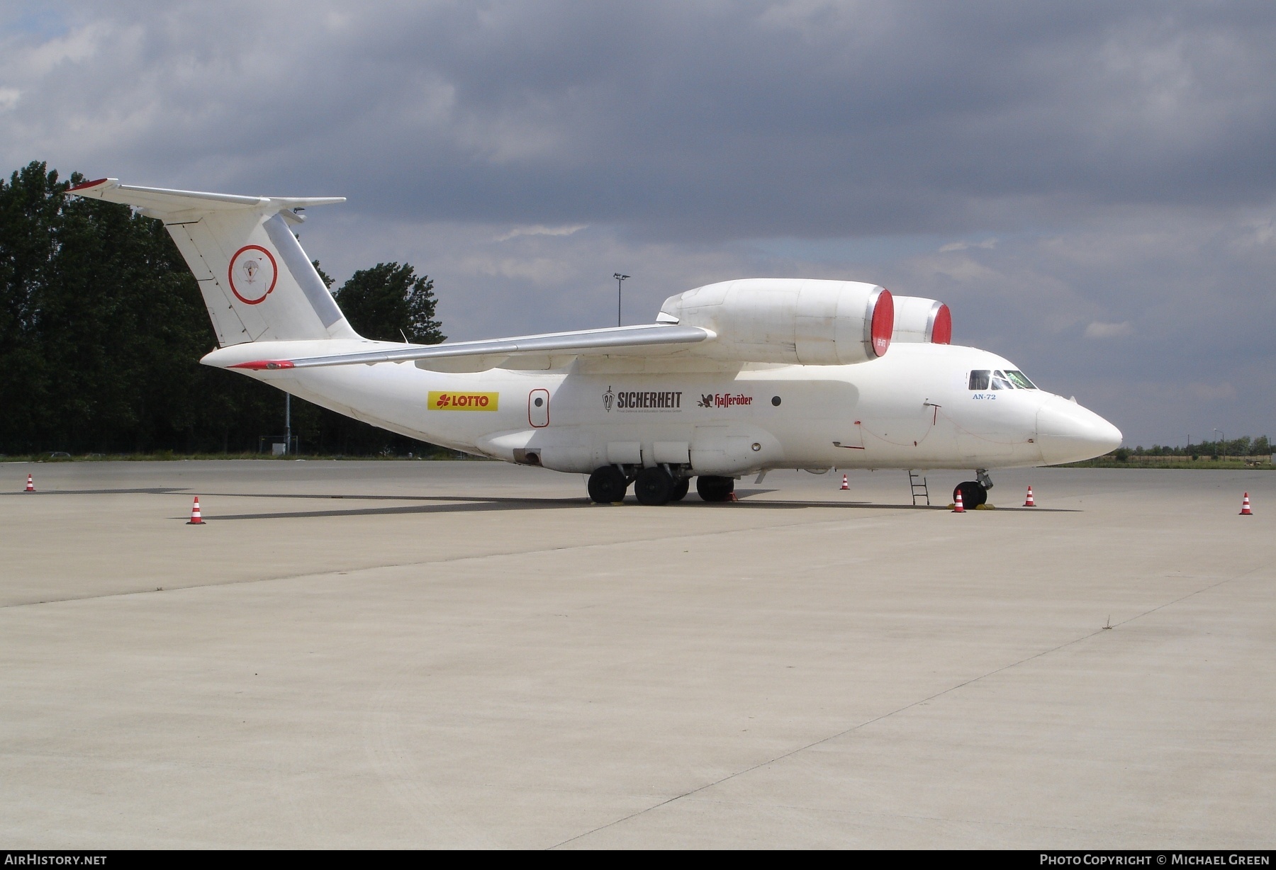 Aircraft Photo of ER-AFZ | Antonov An-72 | AirHistory.net #394245