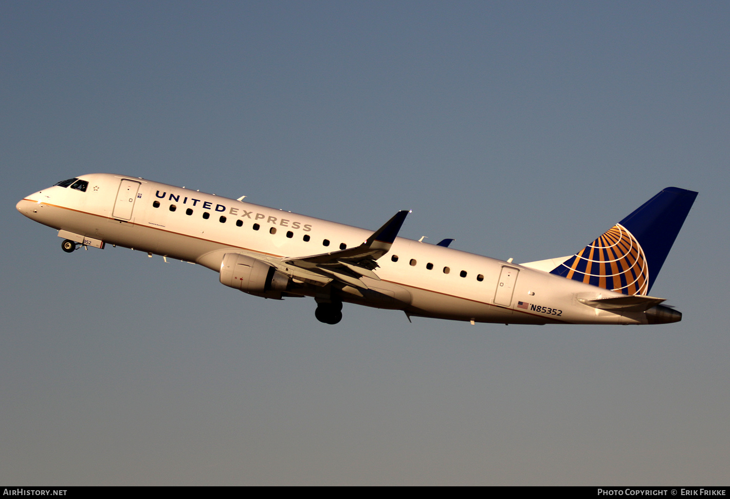 Aircraft Photo of N85352 | Embraer 175LR (ERJ-170-200LR) | United Express | AirHistory.net #394263