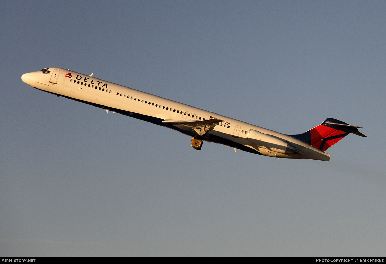 Aircraft Photo of N977DL | McDonnell Douglas MD-88 | Delta Air Lines | AirHistory.net #394273
