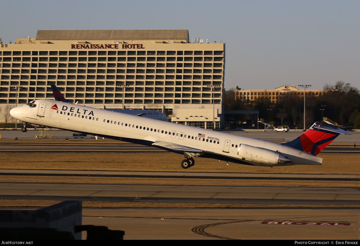 Aircraft Photo of N987DL | McDonnell Douglas MD-88 | Delta Air Lines | AirHistory.net #394291