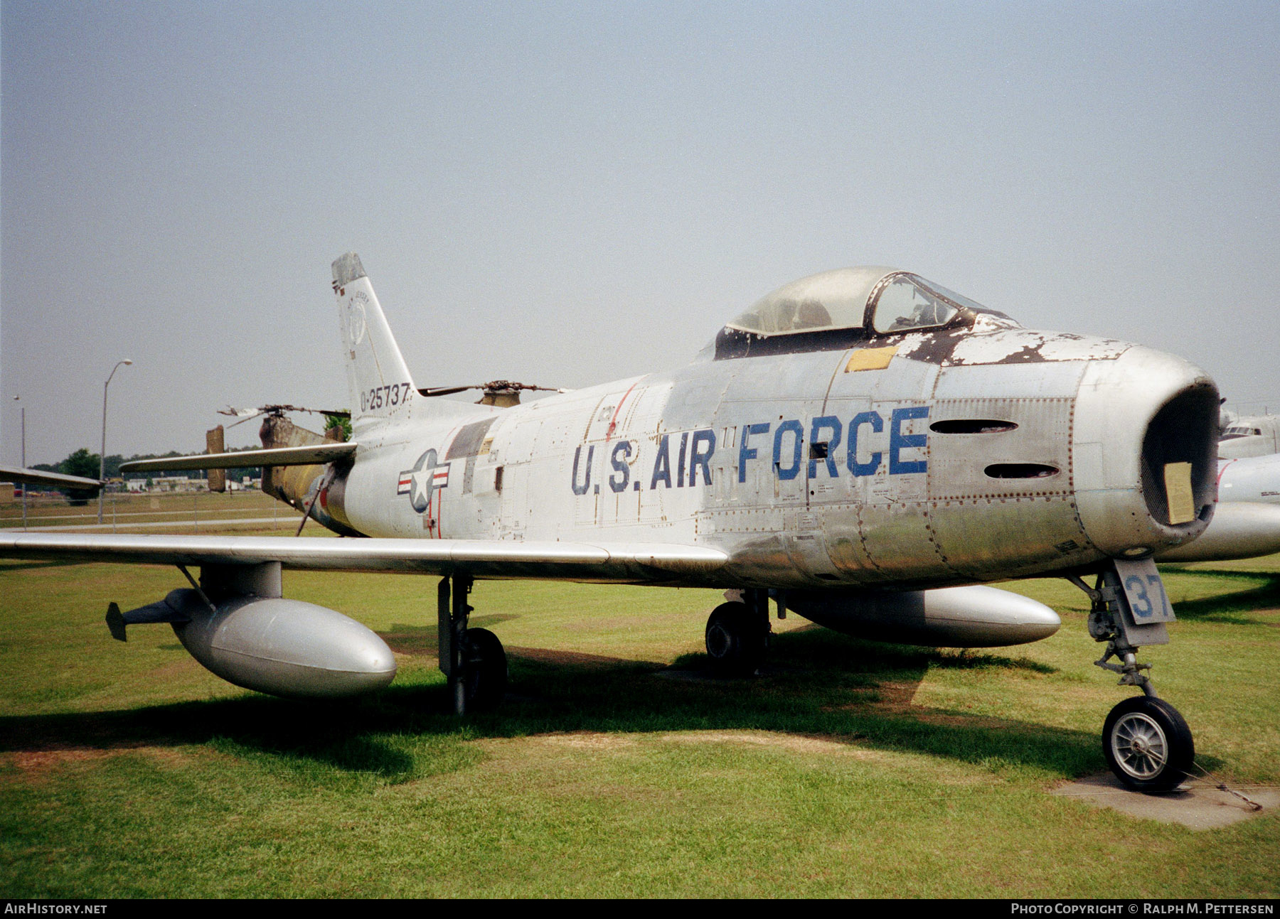 Aircraft Photo of 52-5737 / 0-25737 | North American F-86H Sabre | USA - Air Force | AirHistory.net #394334