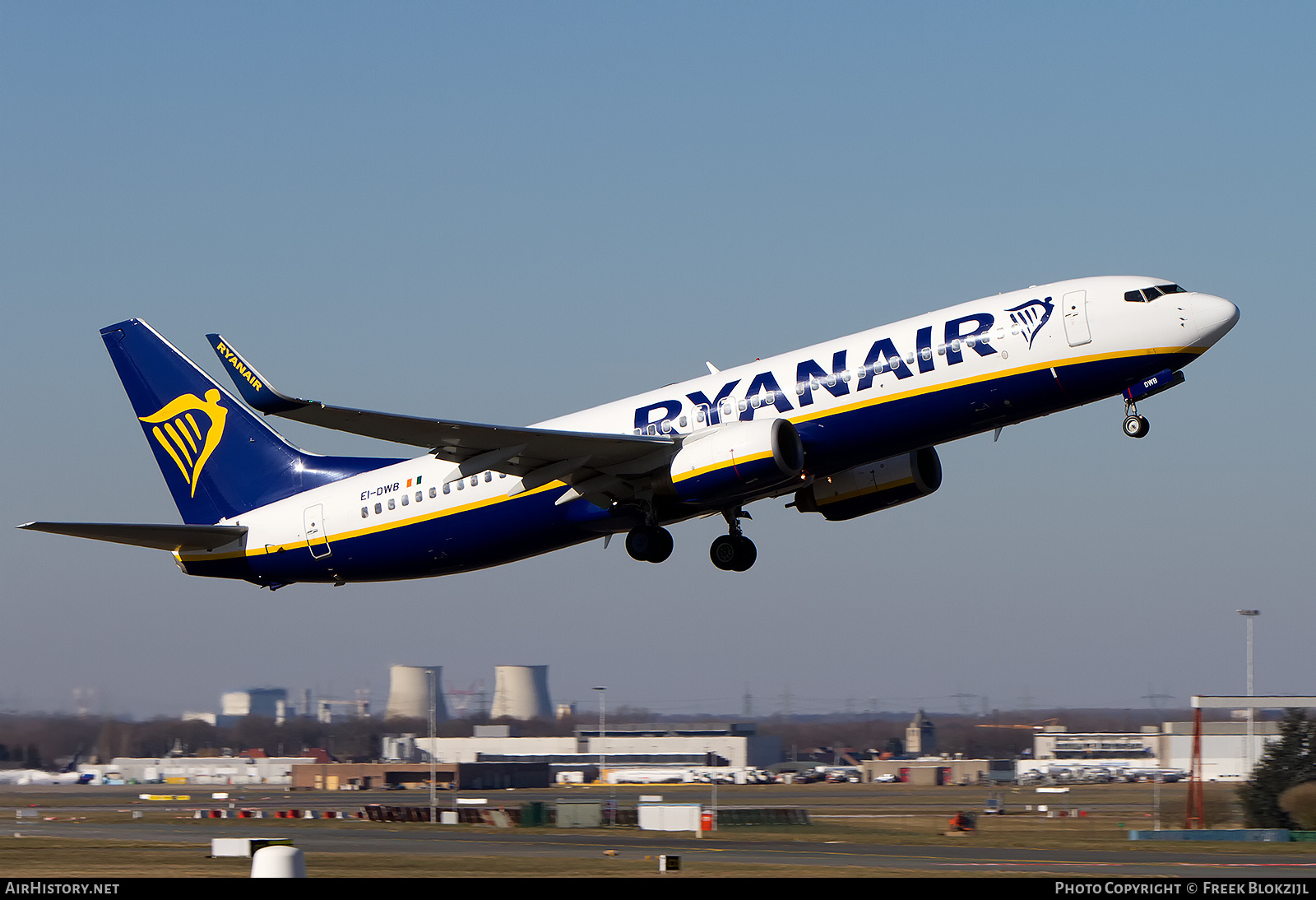Aircraft Photo of EI-DWB | Boeing 737-8AS | Ryanair | AirHistory.net #394339