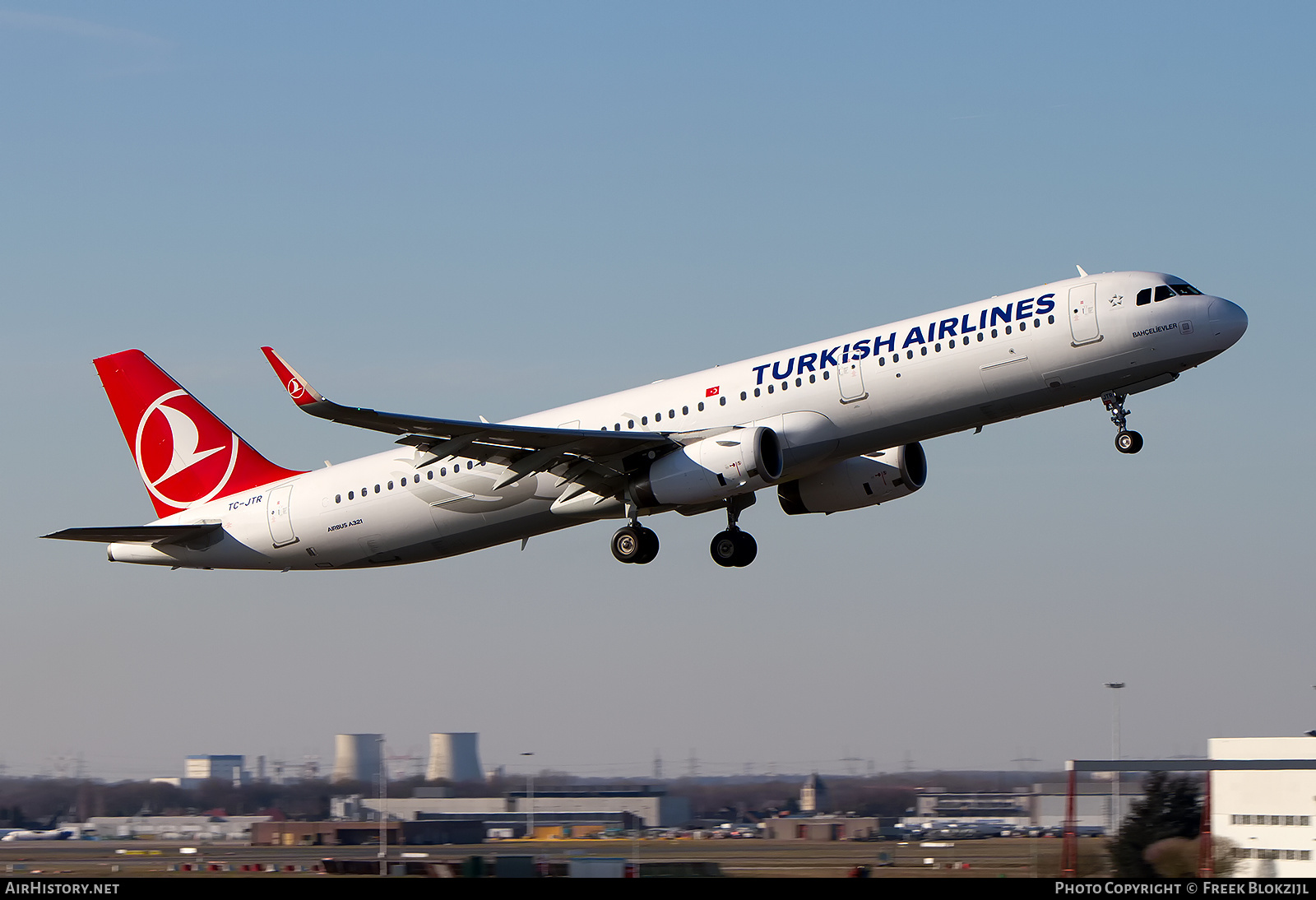 Aircraft Photo of TC-JTR | Airbus A321-231 | Turkish Airlines | AirHistory.net #394342
