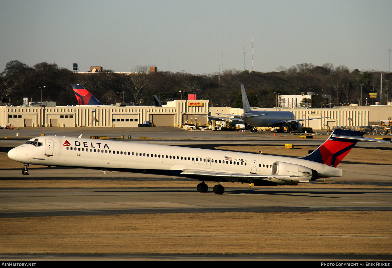 Aircraft Photo of N961DN | McDonnell Douglas MD-90-30 | Delta Air Lines | AirHistory.net #394355