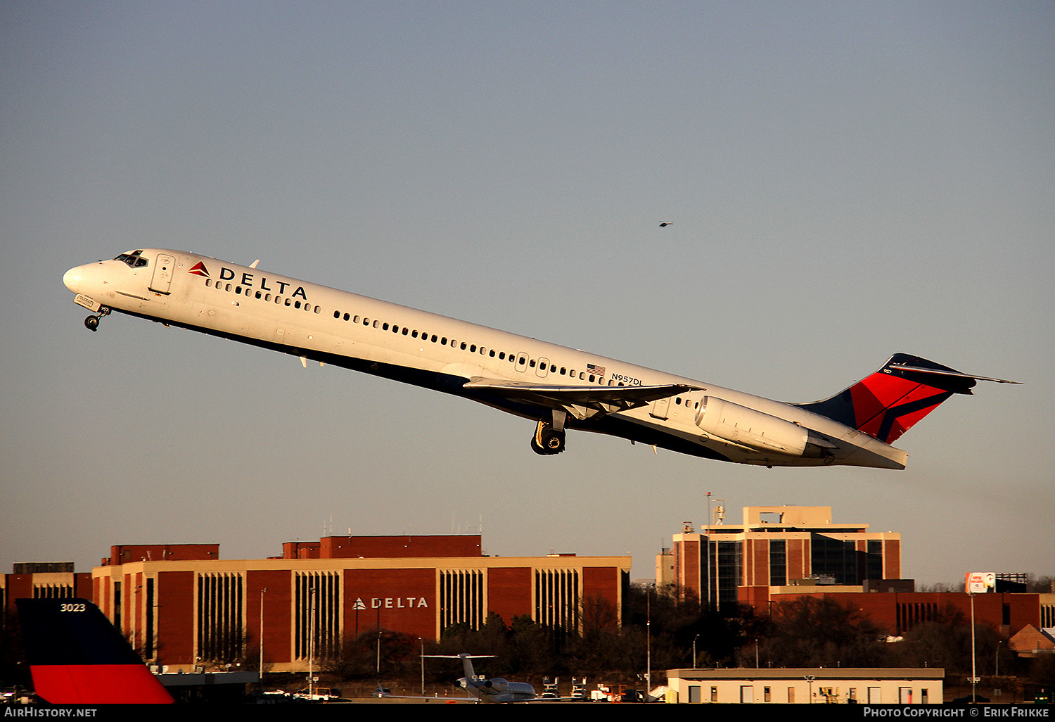 Aircraft Photo of N957DL | McDonnell Douglas MD-88 | Delta Air Lines | AirHistory.net #394360