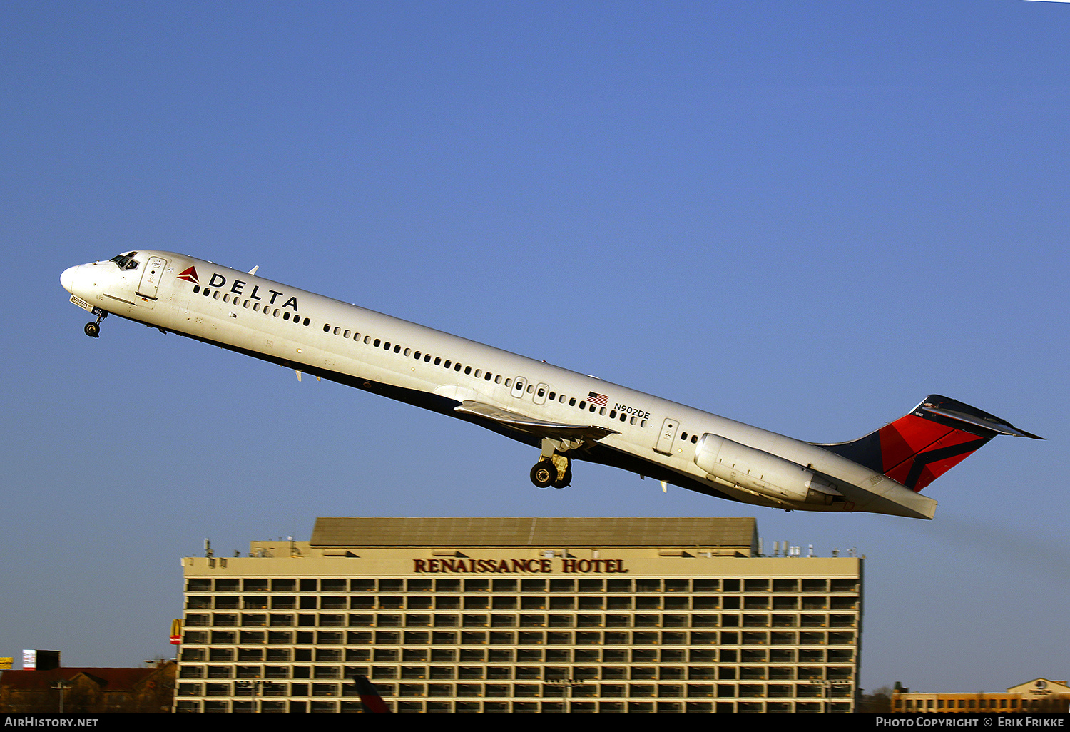 Aircraft Photo of N902DE | McDonnell Douglas MD-88 | Delta Air Lines | AirHistory.net #394376