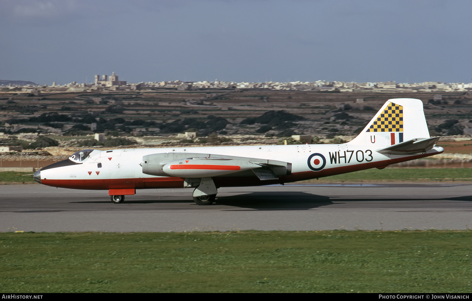 Aircraft Photo of WH703 | English Electric Canberra B2 | UK - Air Force | AirHistory.net #394417