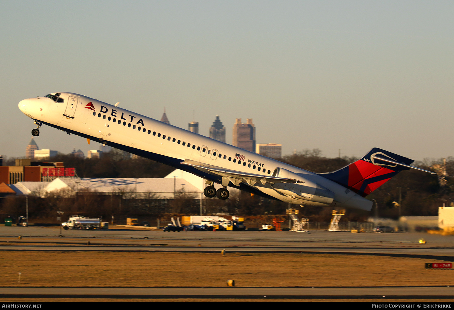 Aircraft Photo of N915AT | Boeing 717-231 | Delta Air Lines | AirHistory.net #394427