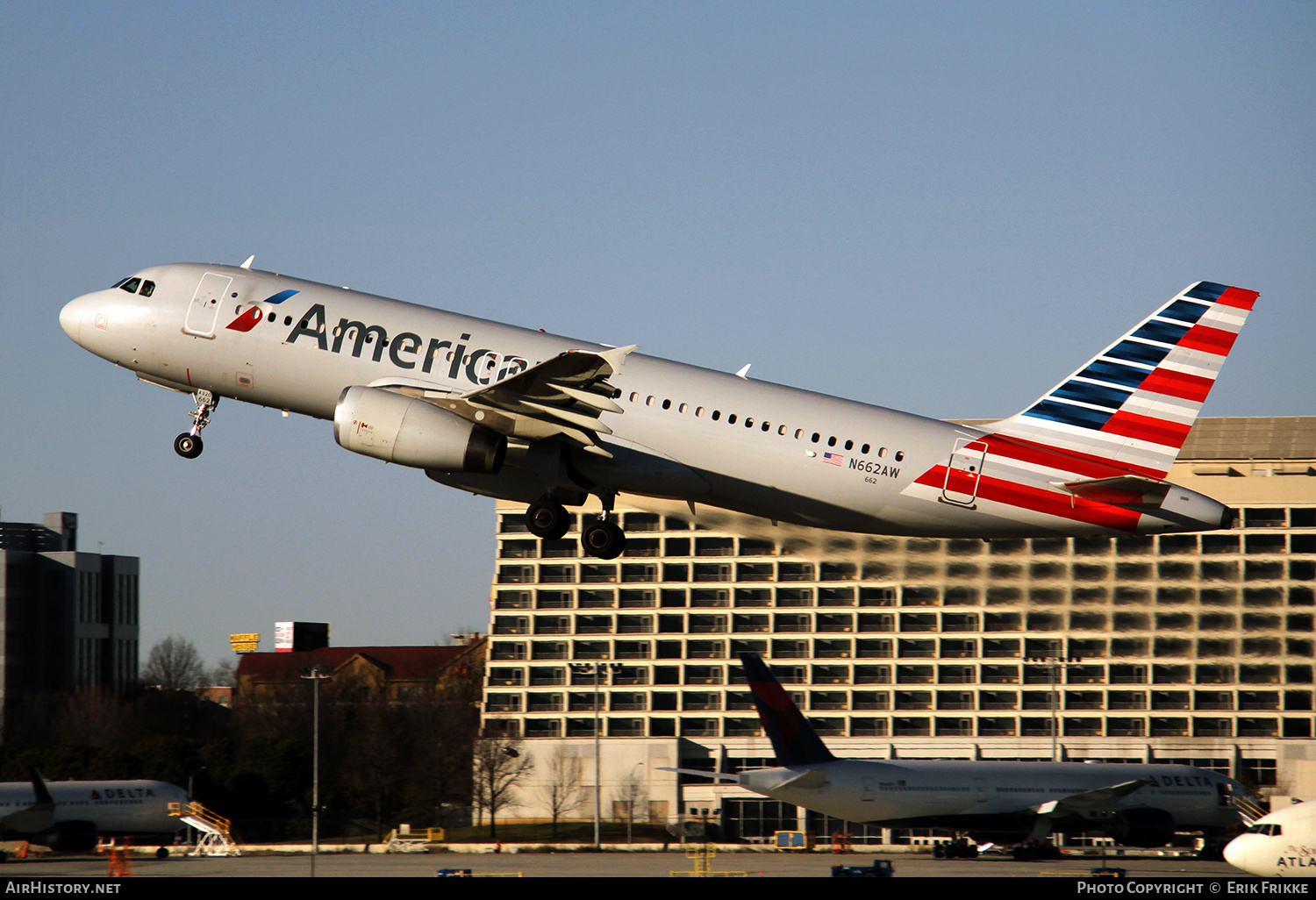 Aircraft Photo of N662AW | Airbus A320-232 | American Airlines | AirHistory.net #394775