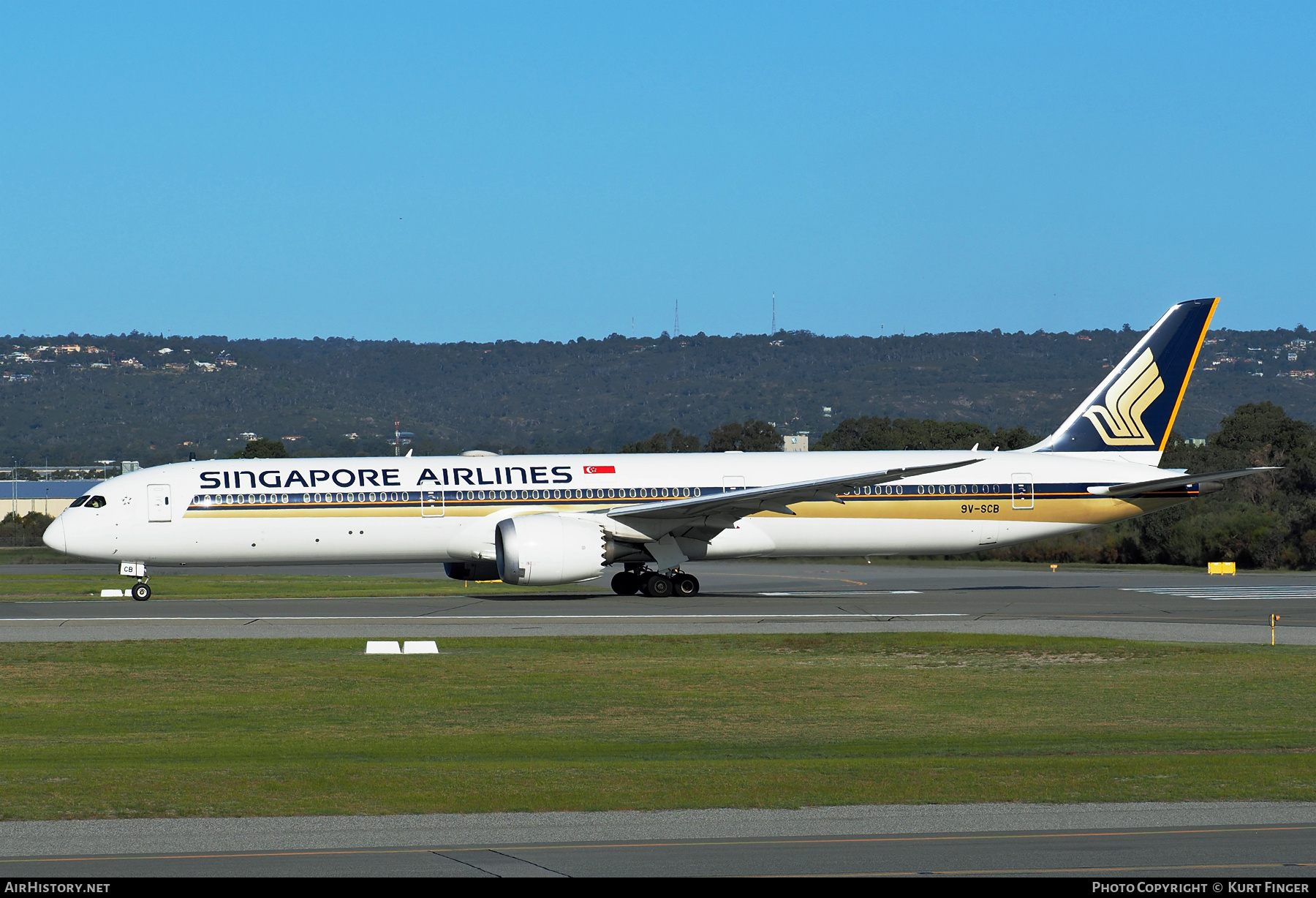 Aircraft Photo of 9V-SCB | Boeing 787-10 Dreamliner | Singapore Airlines | AirHistory.net #394779