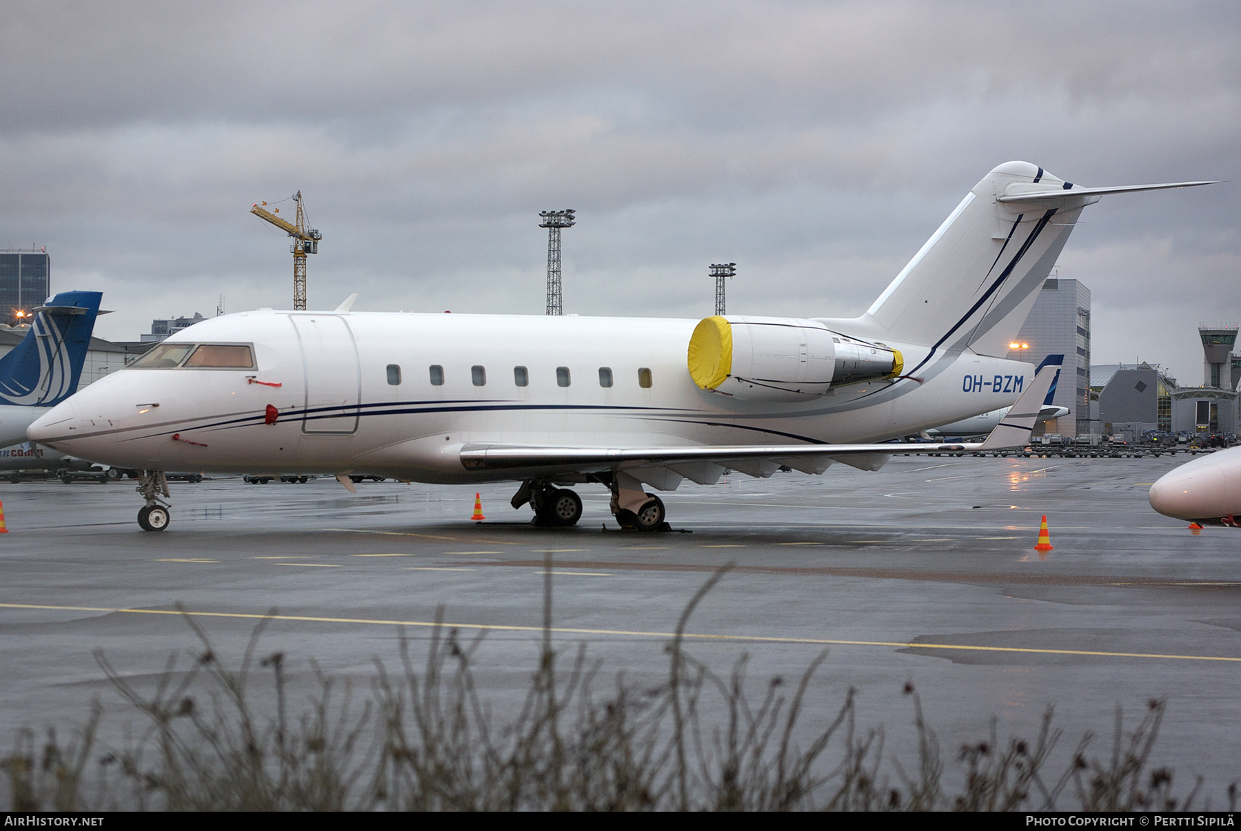 Aircraft Photo of OH-BZM | Bombardier Challenger 604 (CL-600-2B16) | AirHistory.net #394824