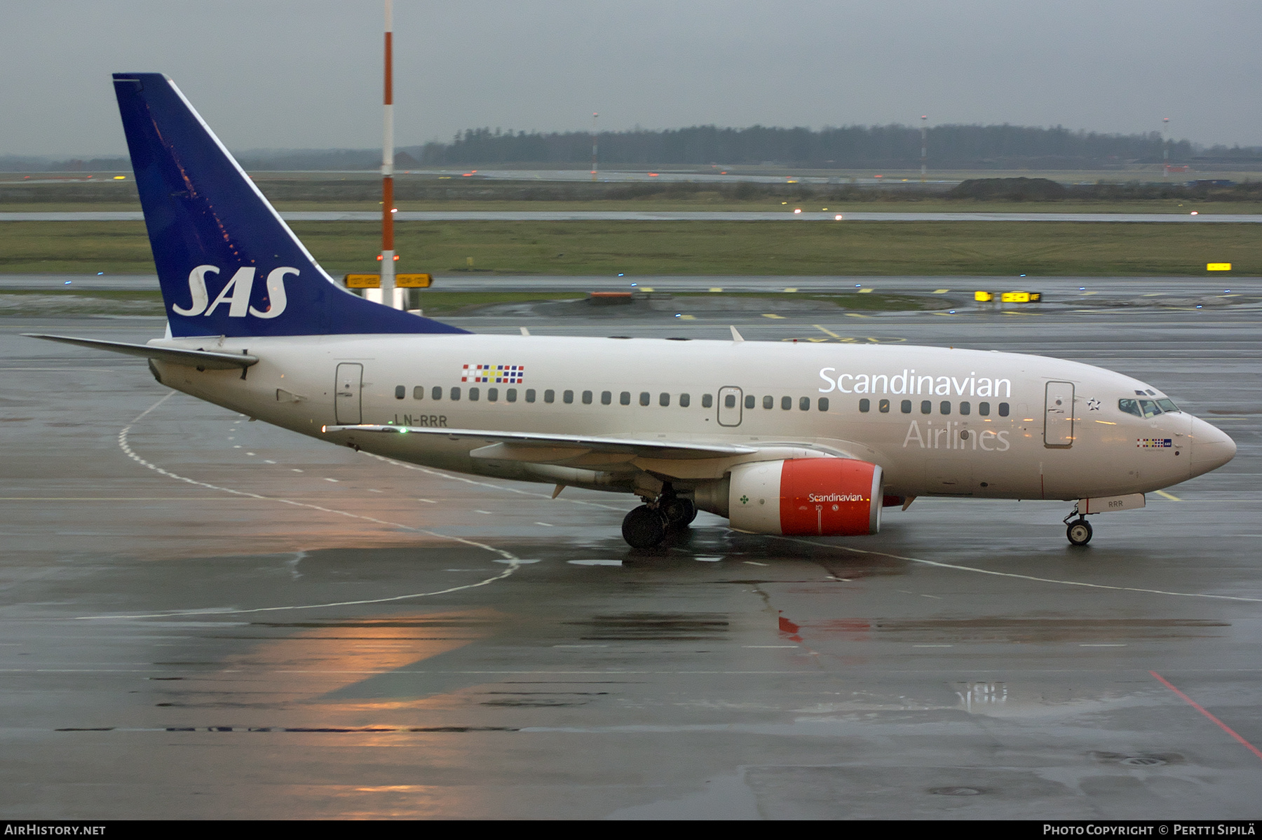 Aircraft Photo of LN-RRR | Boeing 737-683 | Scandinavian Airlines - SAS | AirHistory.net #394835