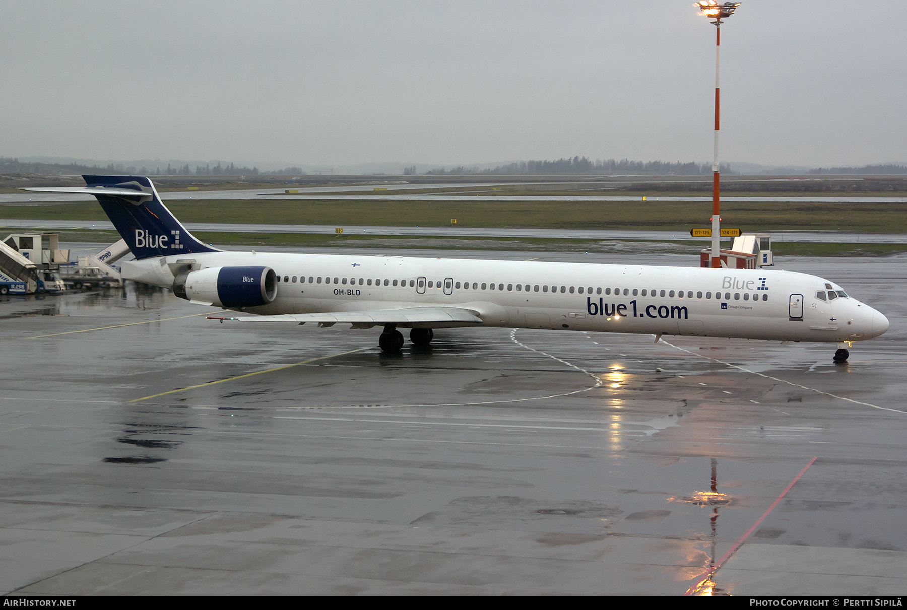 Aircraft Photo of OH-BLD | McDonnell Douglas MD-90-30 | Blue1 | AirHistory.net #394836