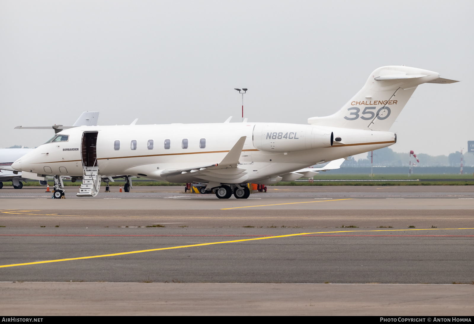 Aircraft Photo of N884CL | Bombardier Challenger 350 (BD-100-1A10) | Bombardier | AirHistory.net #394881