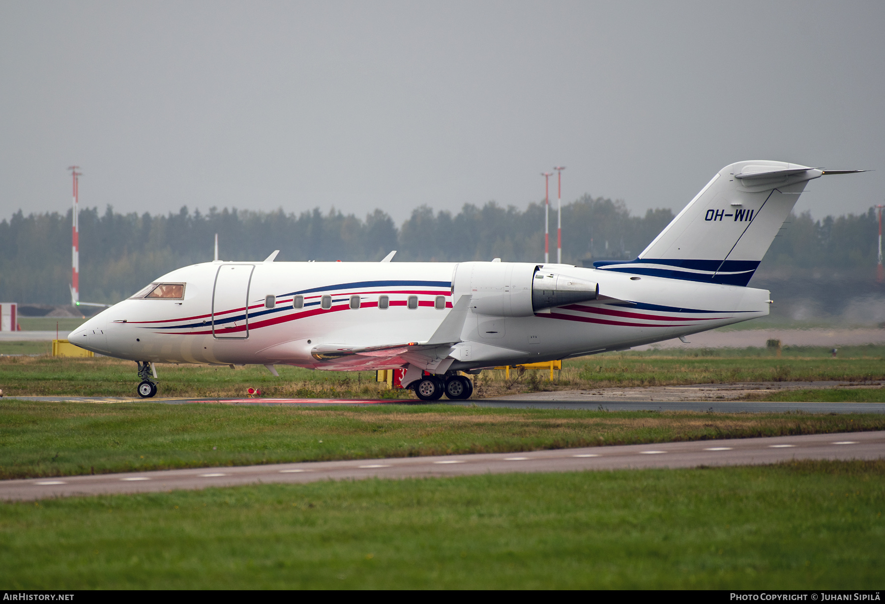 Aircraft Photo of OH-WII | Bombardier Challenger 604 (CL-600-2B16) | AirHistory.net #395000