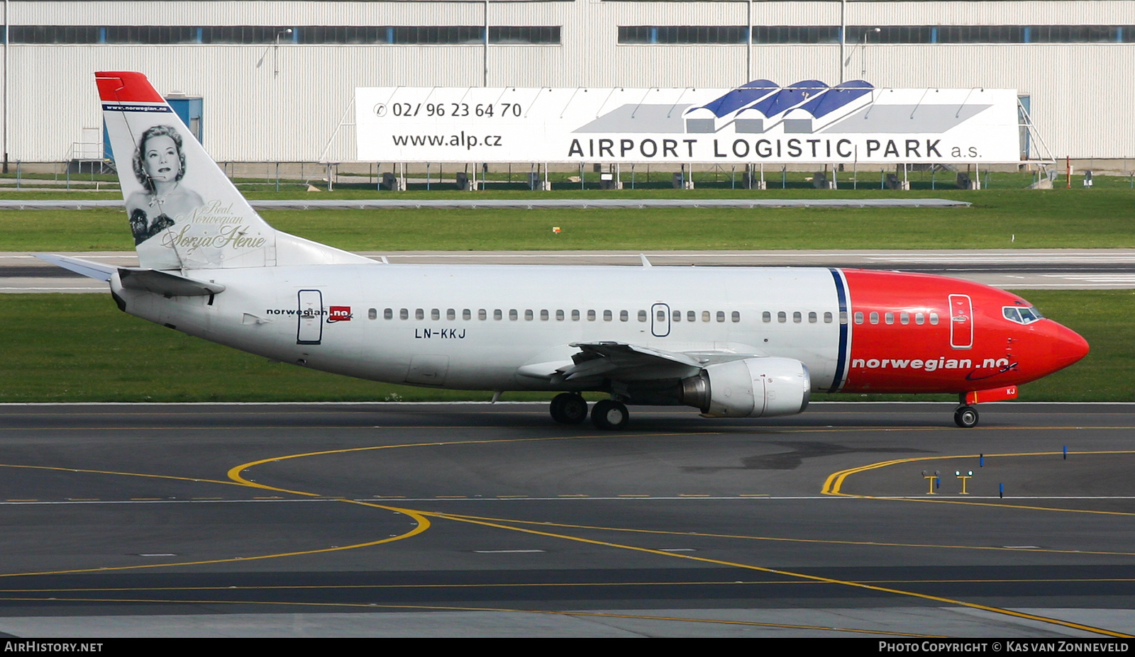 Aircraft Photo of LN-KKJ | Boeing 737-36N | Norwegian | AirHistory.net #395054