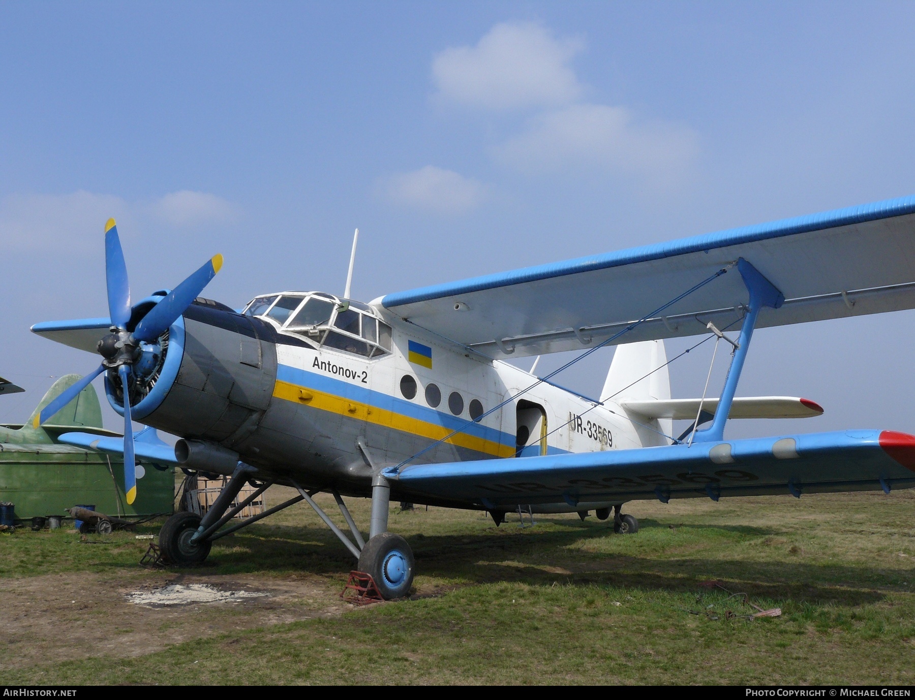 Aircraft Photo of UR-33569 | Antonov An-2R | AirHistory.net #395130