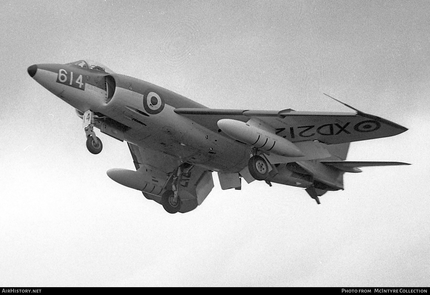 Aircraft Photo of XD212 | Supermarine Scimitar F1 | UK - Navy | AirHistory.net #395135