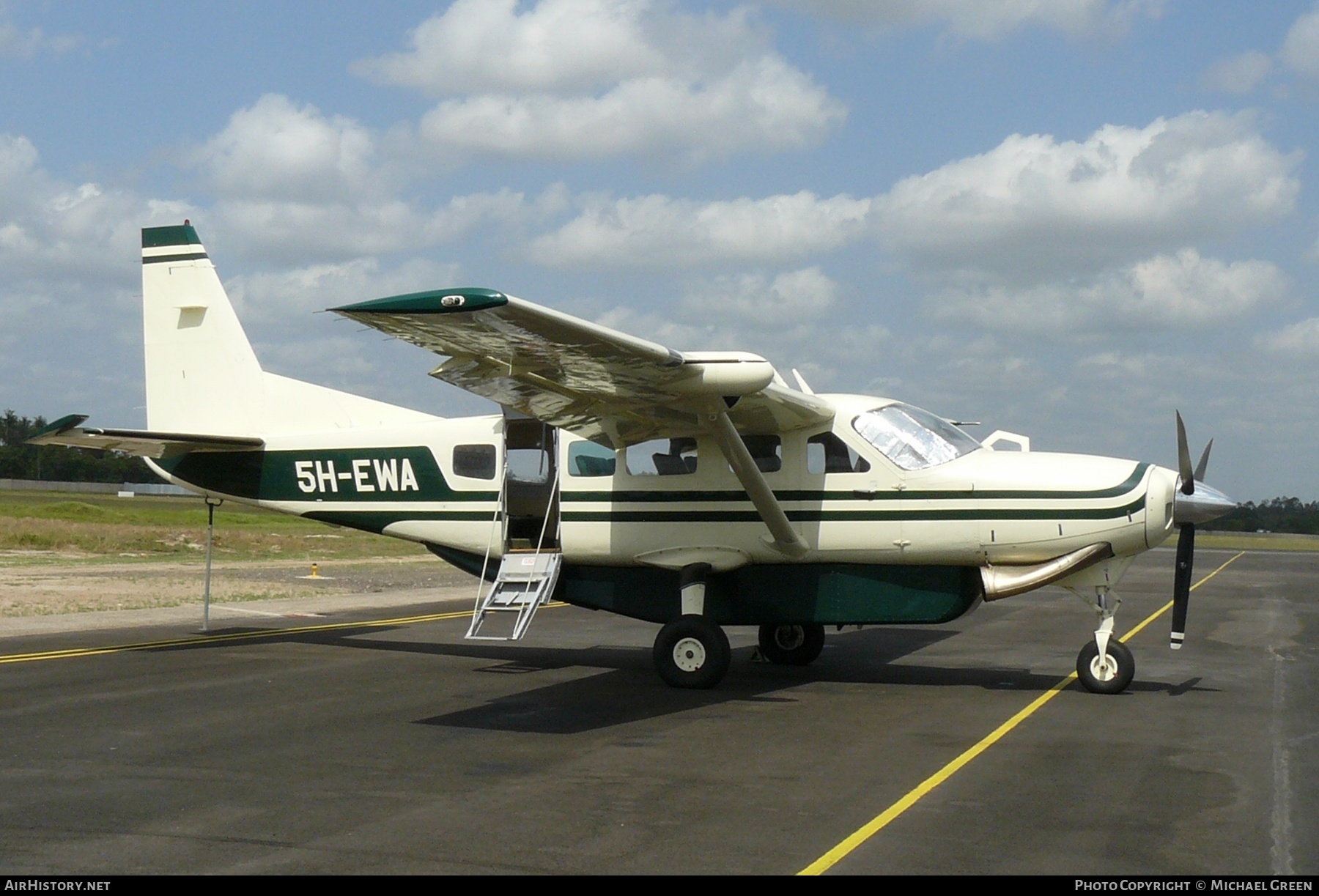 Aircraft Photo of 5H-EWA | Cessna 208 Caravan I | AirHistory.net #395309