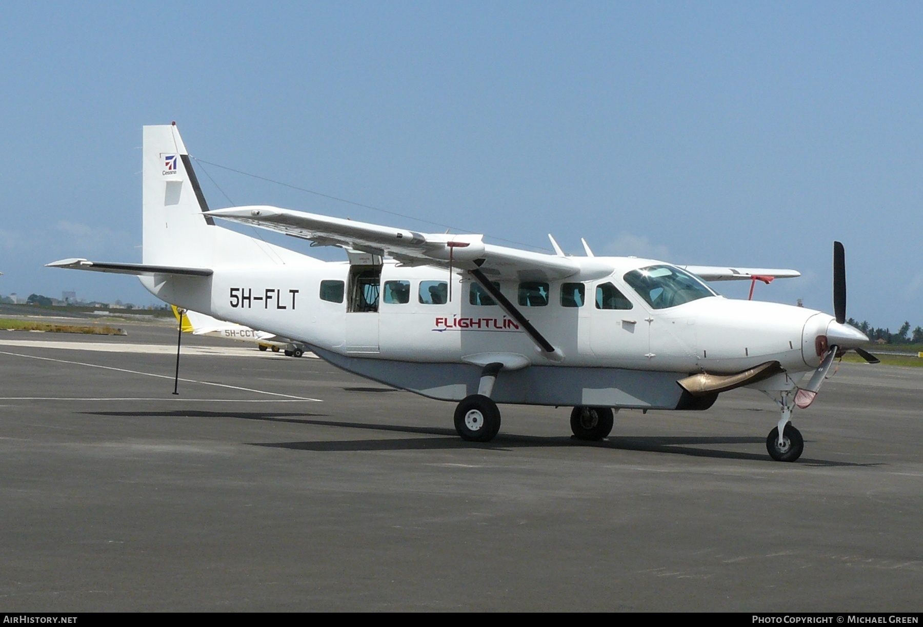 Aircraft Photo of 5H-FLT | Cessna 208B Grand Caravan | Flightlink | AirHistory.net #395318