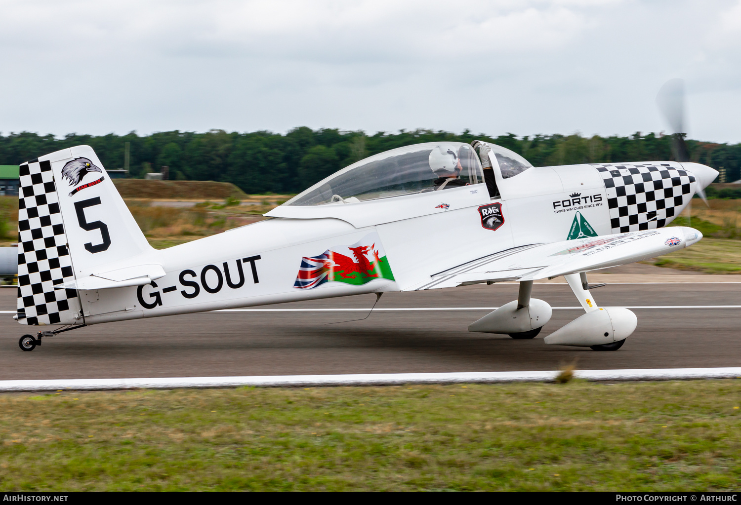 Aircraft Photo of G-SOUT | Van's RV-8 | Team Raven | AirHistory.net #395326