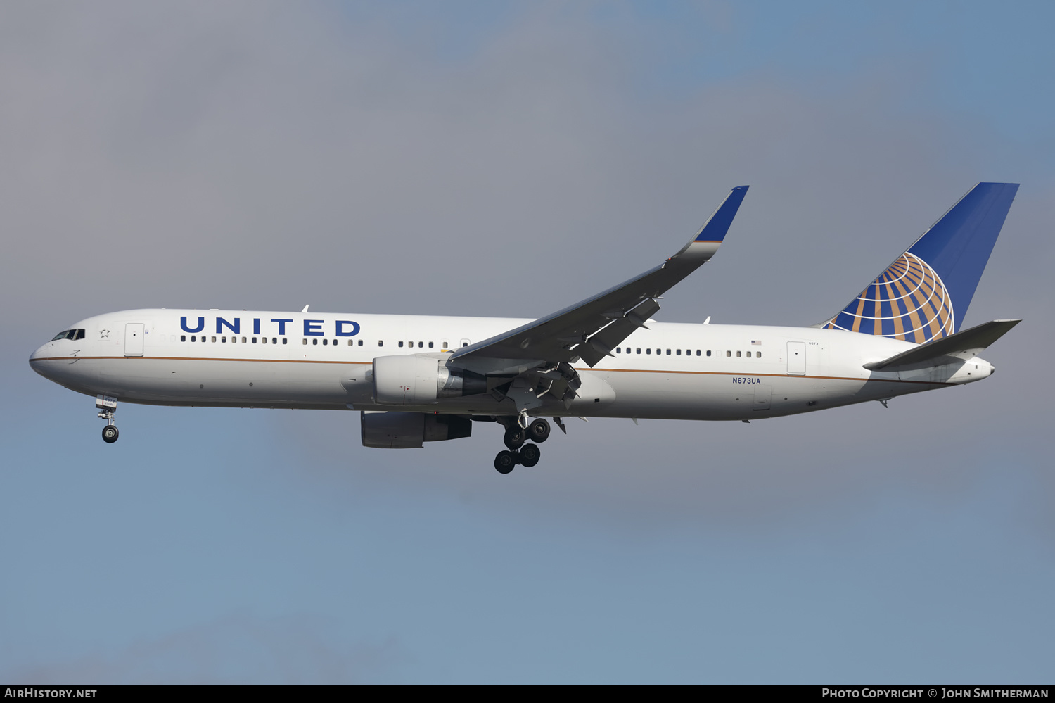 Aircraft Photo of N673UA | Boeing 767-322/ER | United Airlines | AirHistory.net #395463