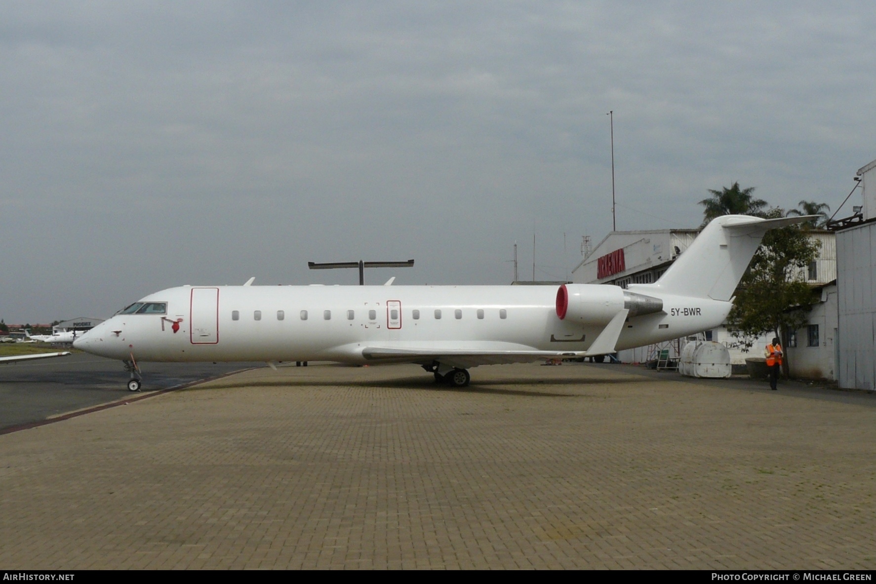 Aircraft Photo of 5Y-BWR | Canadair CRJ-200LR (CL-600-2B19) | AirHistory.net #395541