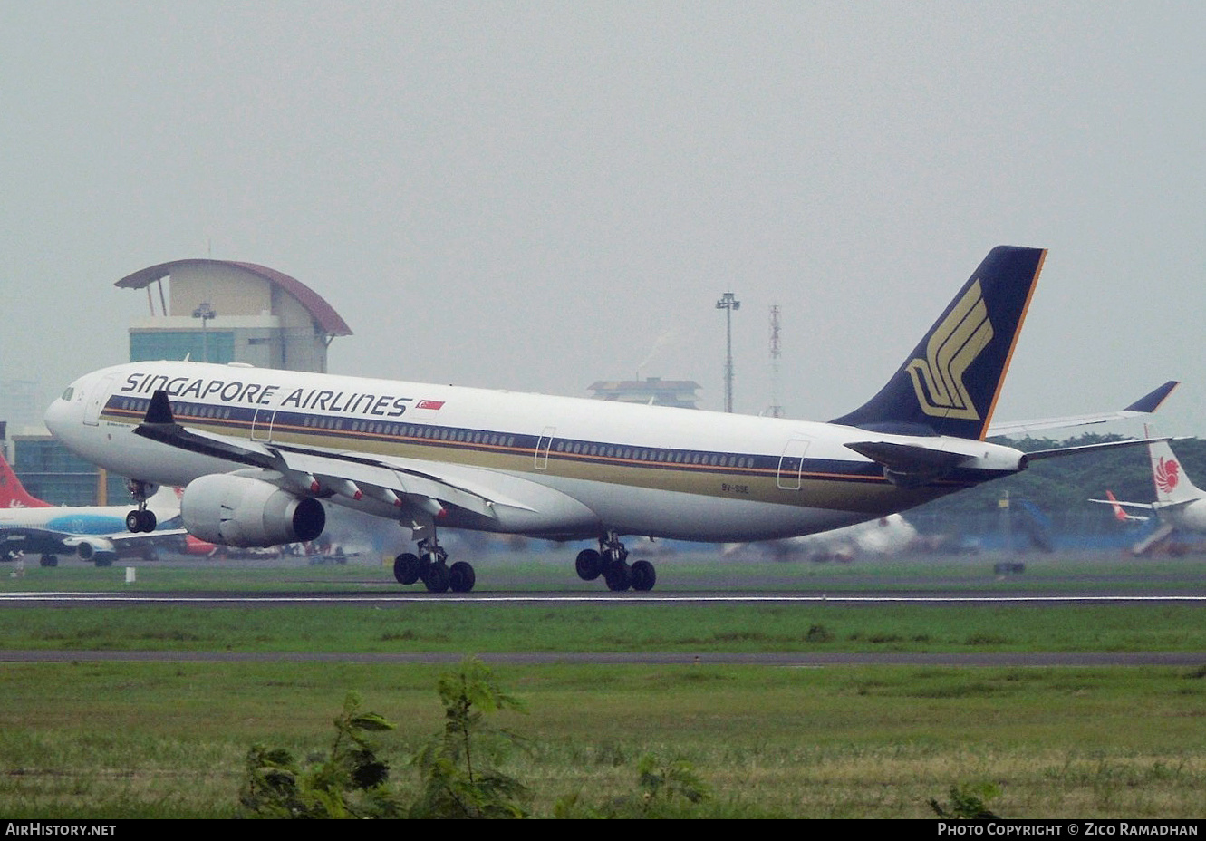 Aircraft Photo of 9V-SSE | Airbus A330-343 | Singapore Airlines | AirHistory.net #395654
