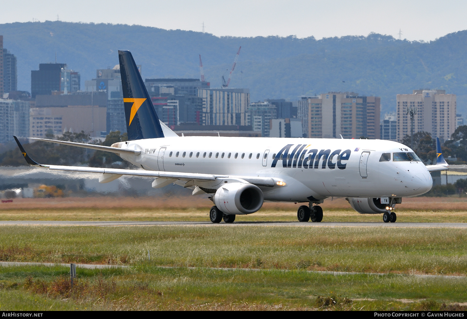 Aircraft Photo of VH-UYW | Embraer 190AR (ERJ-190-100IGW) | Alliance Airlines | AirHistory.net #395844