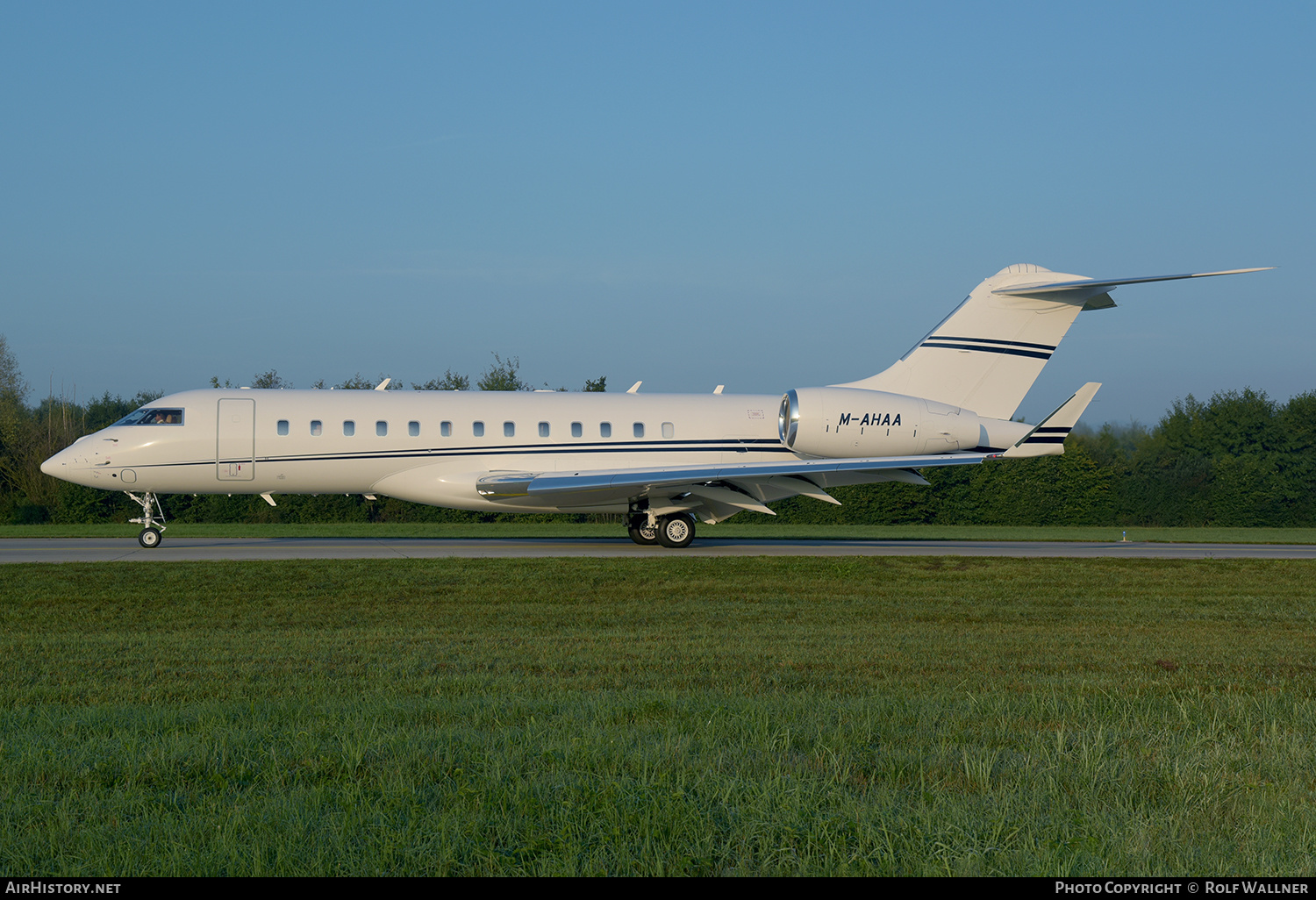 Aircraft Photo of M-AHAA | Bombardier Global 6000 (BD-700-1A10) | AirHistory.net #395869