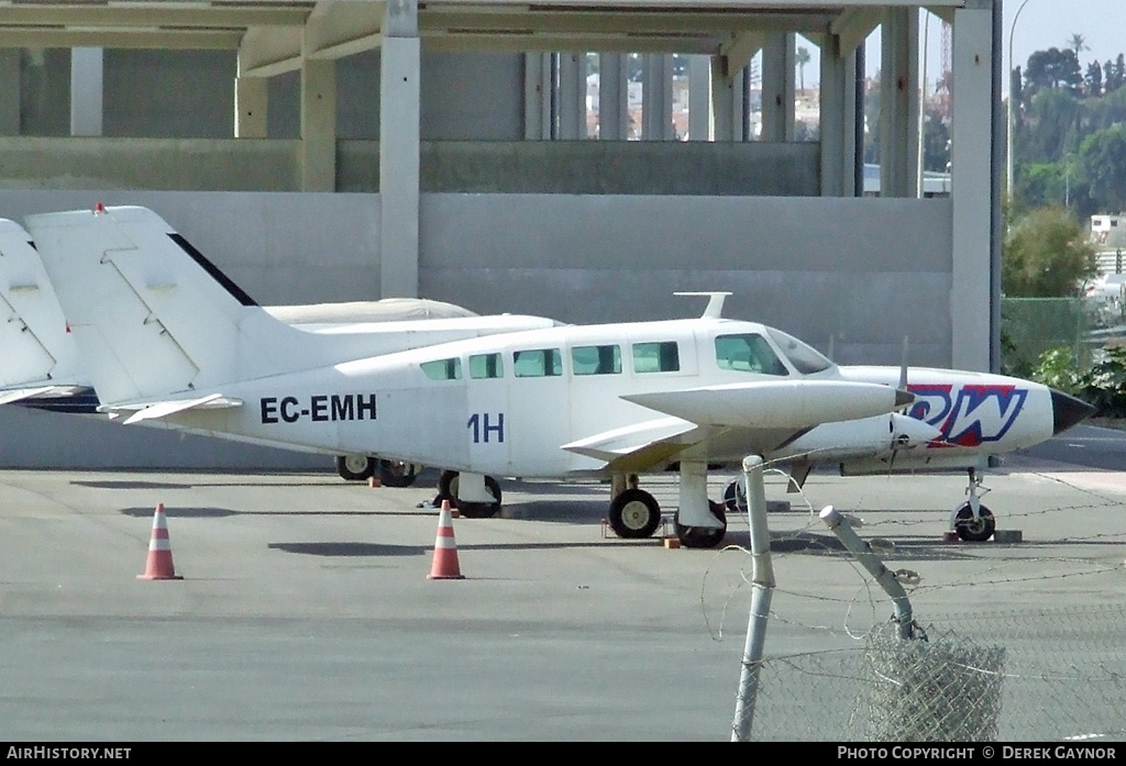 Aircraft Photo of EC-EMH | Cessna 402B | AirHistory.net #395872